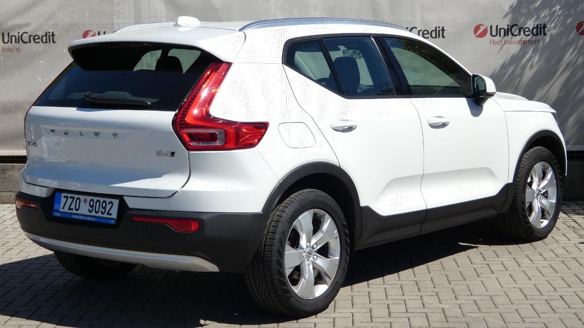 Volvo XC40, B4 mHEV AWD aut. Momentum Pro - fotka 3