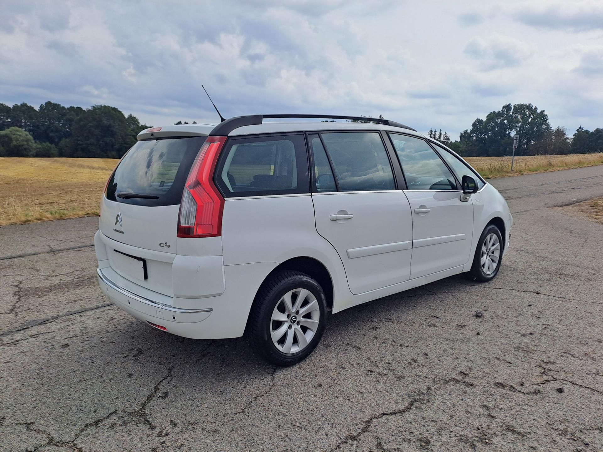 Citroën Grand C4 Picasso, 1.6 HDi 7 MÍST - fotka 4