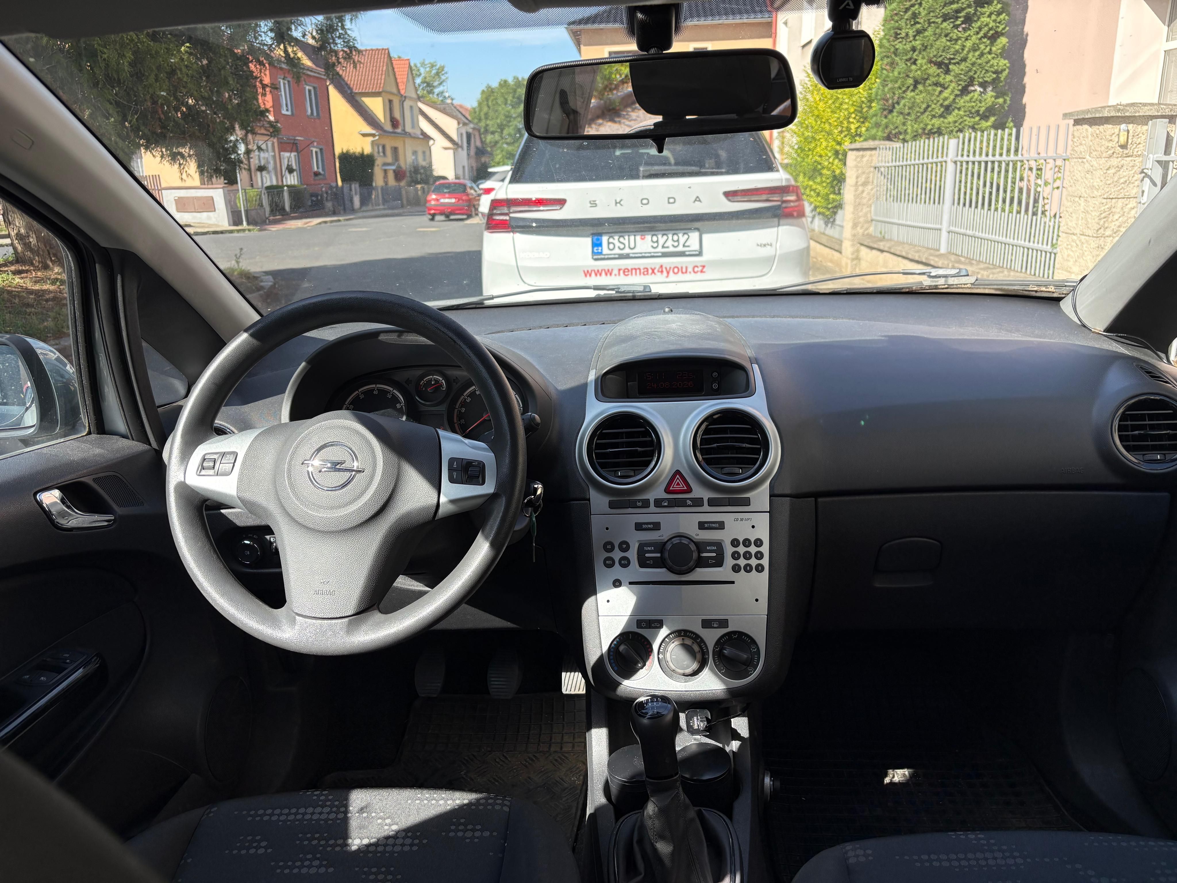 Opel Corsa - fotka 4