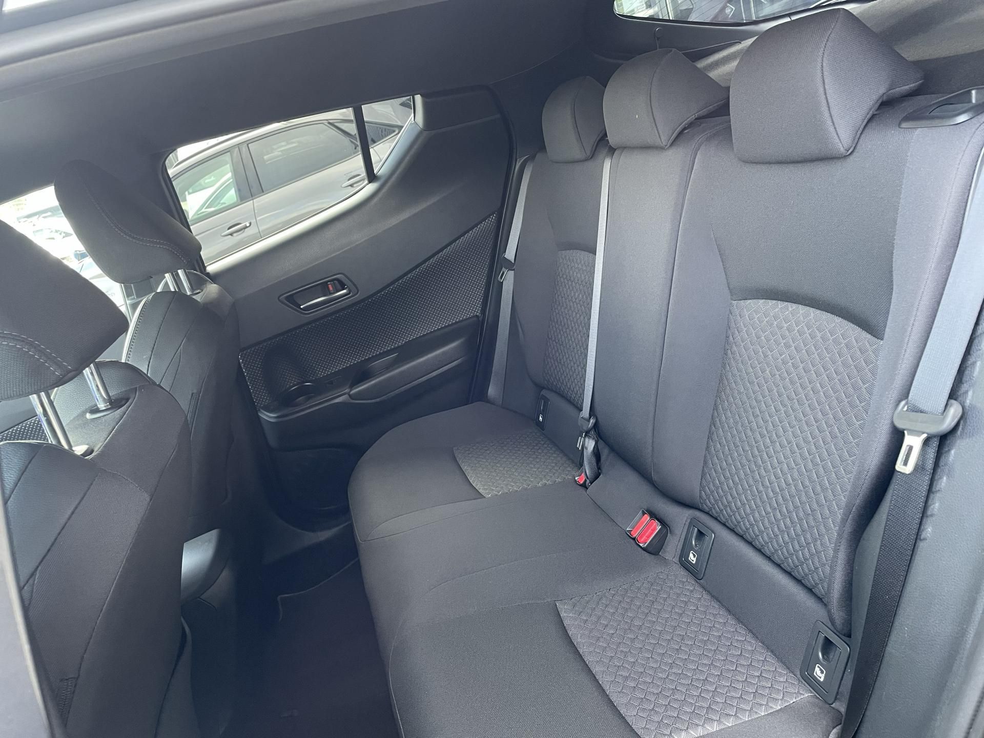 Toyota C-HR, STYLE 1.8 Hyb. 90 kW - fotka 5