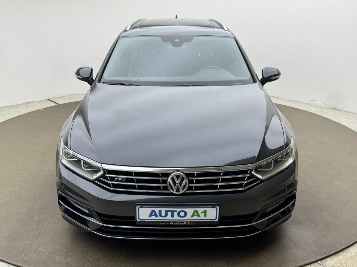 Volkswagen Passat, 2,0 R-LINE DSG 4X4 VC DCC PANO - fotka 2