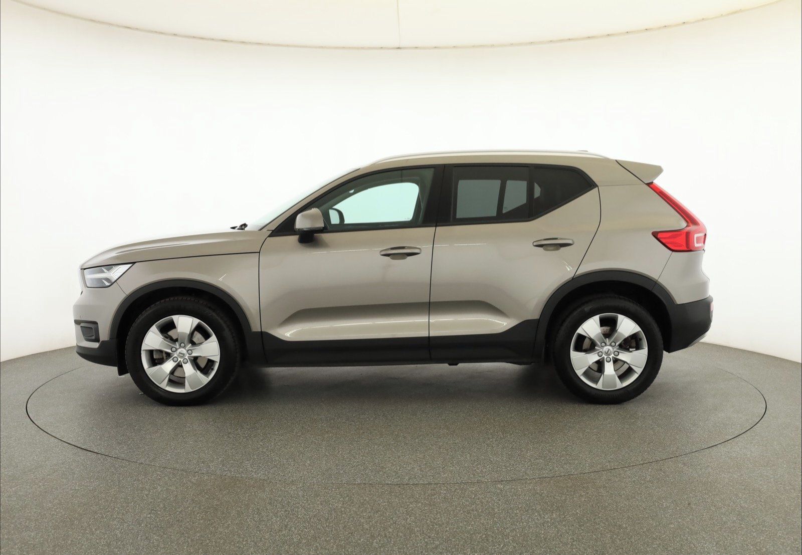 Volvo XC40, B4, Automat, Serv.kniha, Kůže - fotka 3