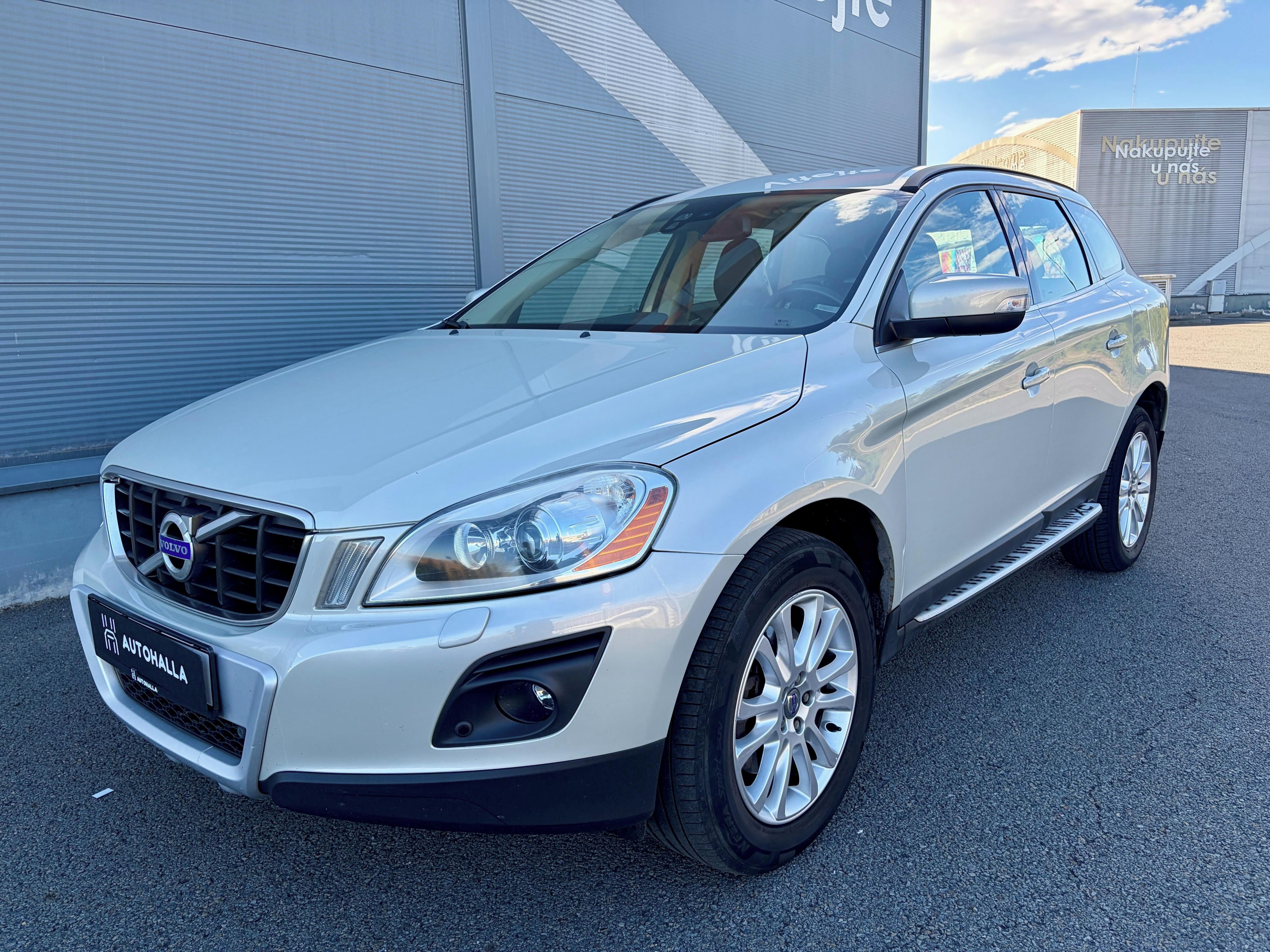 Volvo XC60, D5 136kW TAŽNÉ Navi XENONY