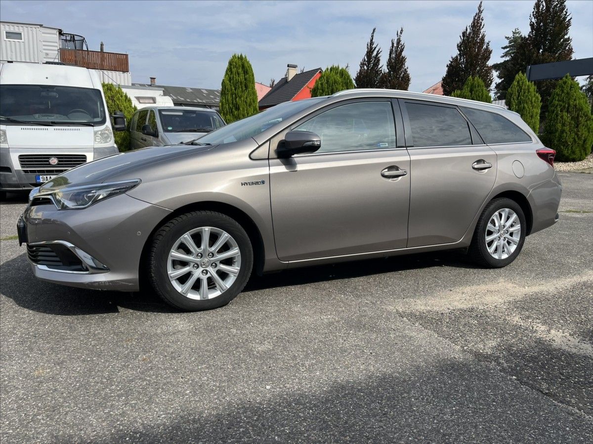 Toyota Auris, 1,8 i 73kW HYBRID EXECUTIVE - fotka 3