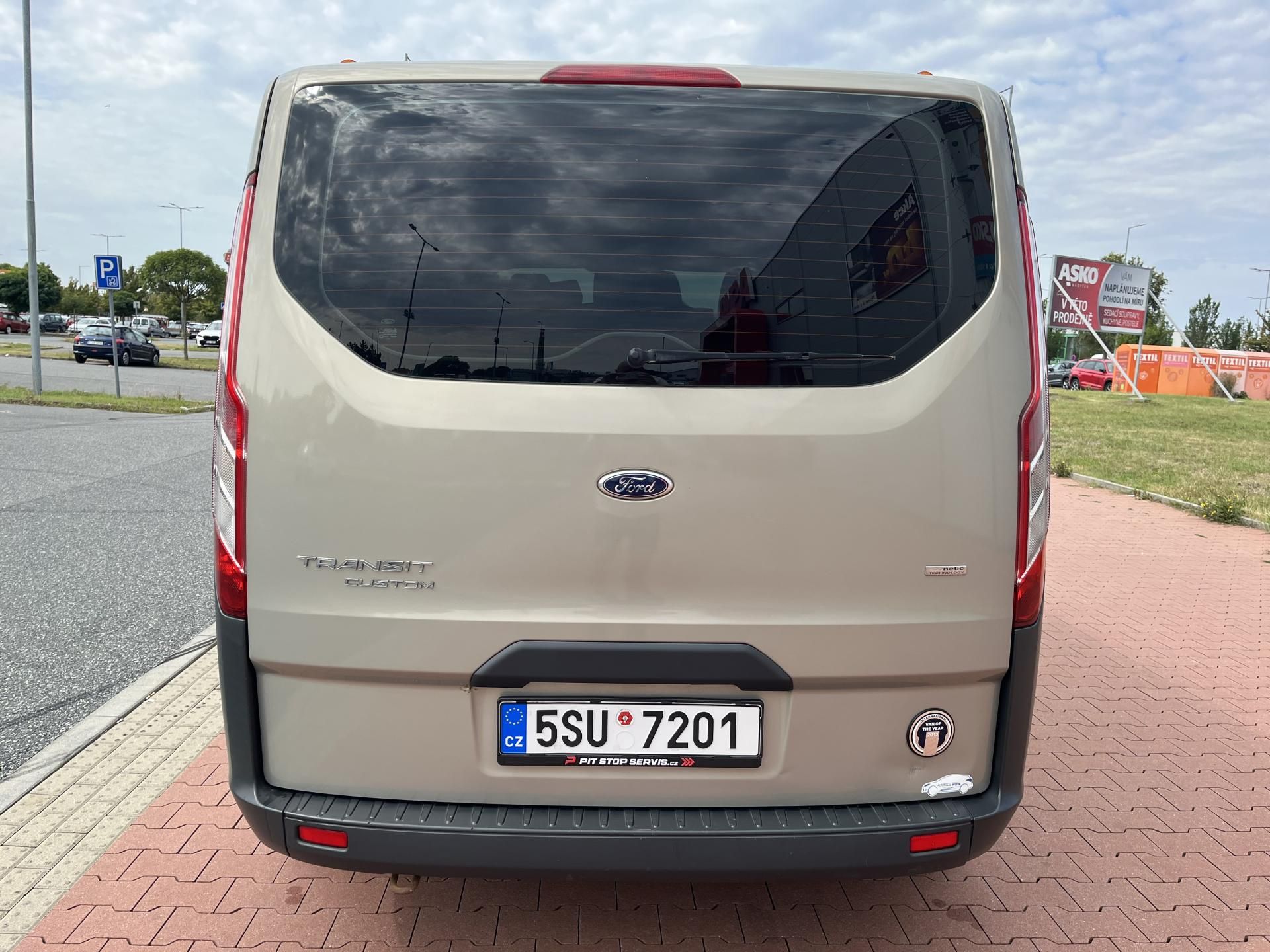 Ford Tourneo Custom, 2.2 TDCi 9 Míst - fotka 6