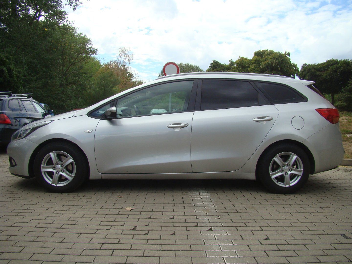 Kia Cee´d, 1.6 99kW Anniversary TAŽNÉ ALU - fotka 5