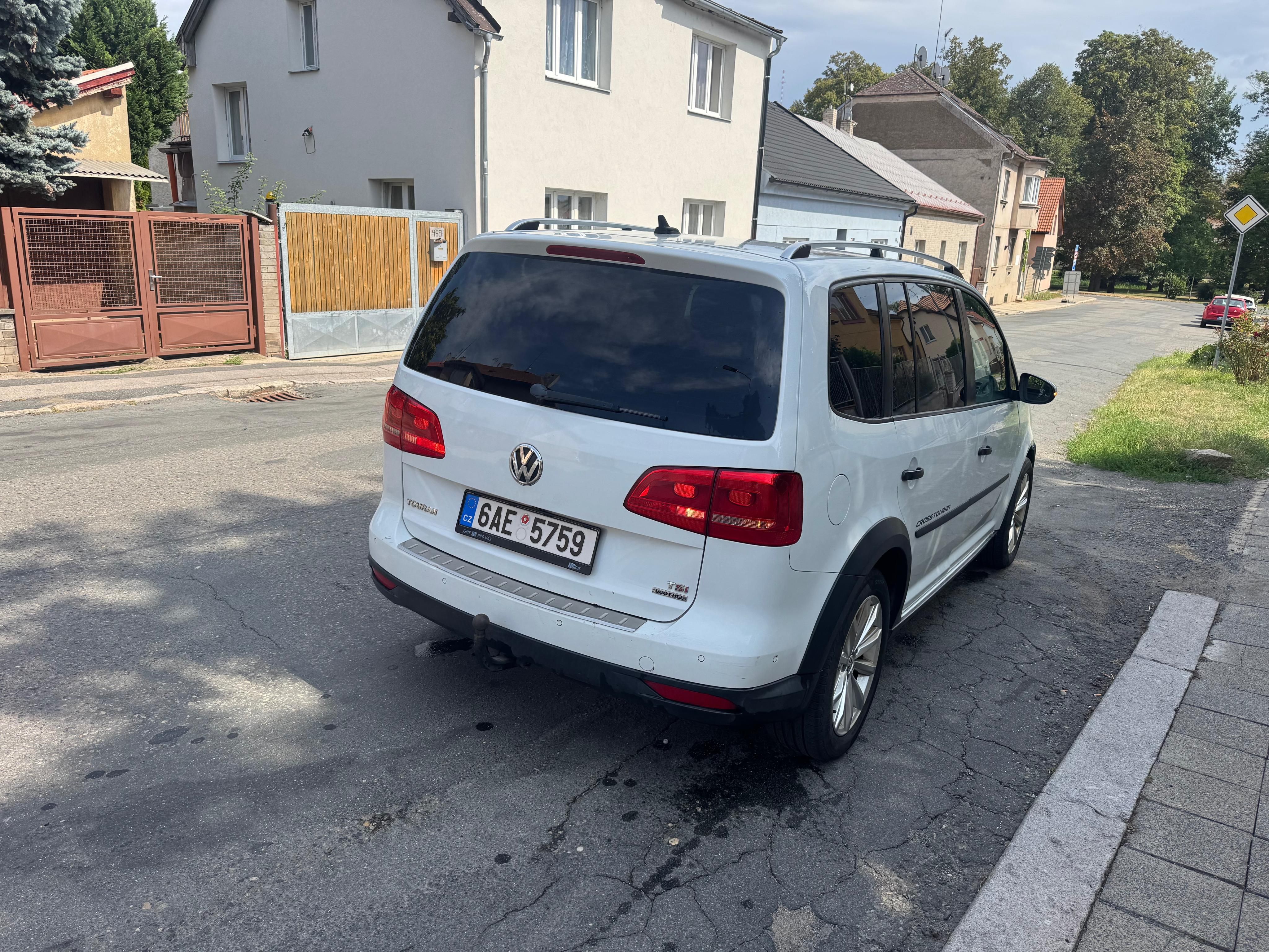 Volkswagen Touran, Volkswagen Touran 2 1t3 2014 c - fotka 6
