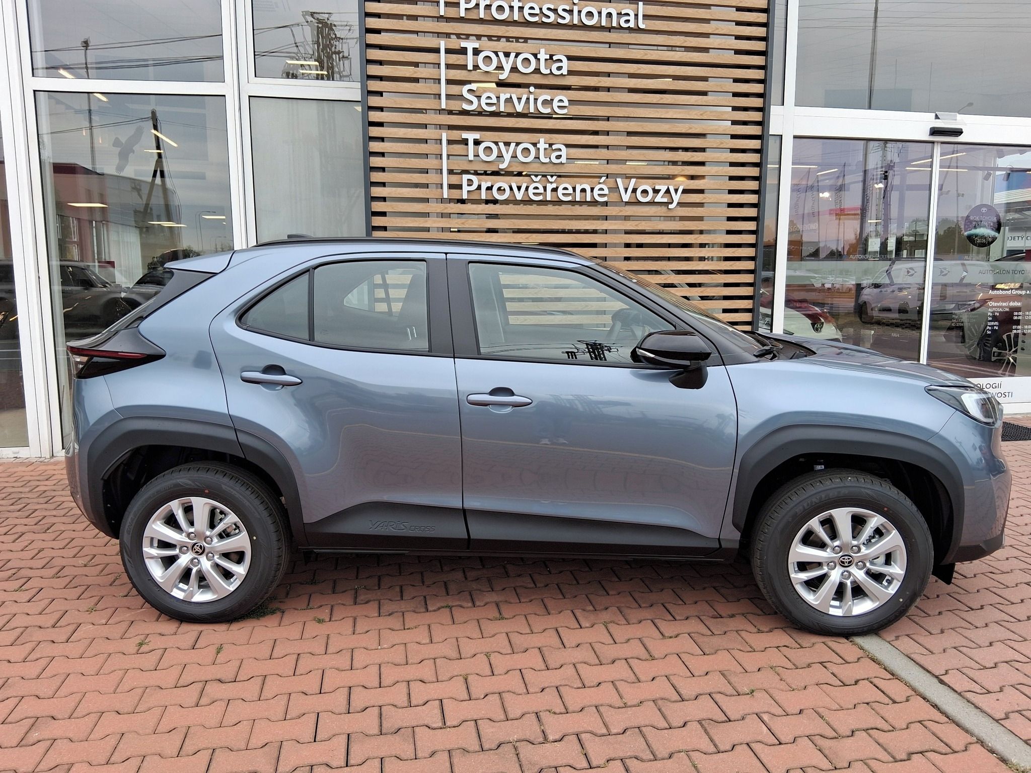 Toyota Yaris Cross, 1,5 HEV 116K COMFORT + WINTER - fotka 3
