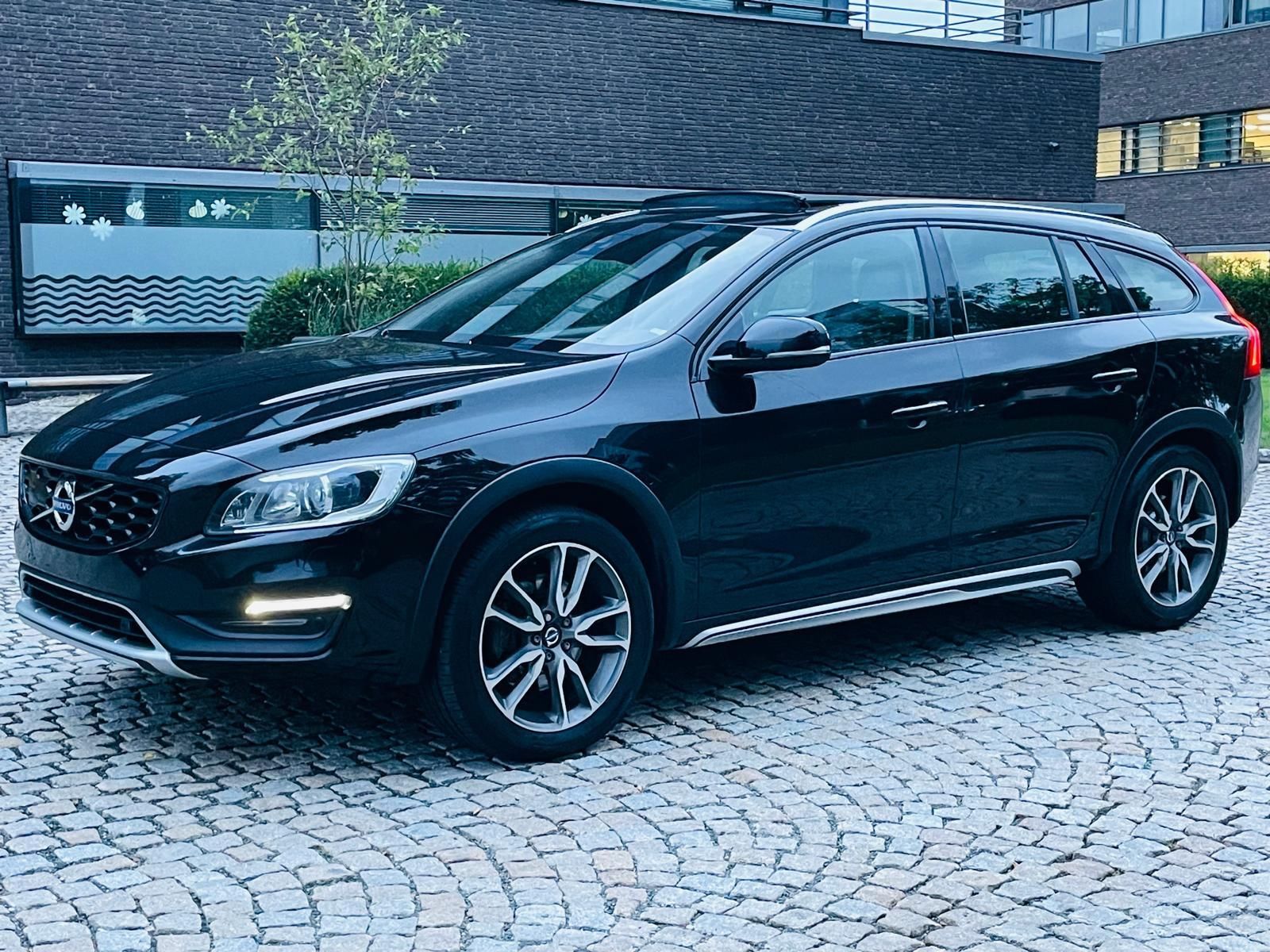 Volvo V60, 2.4D4 5V AUTOMAT KAMERA TAŽNÉ - fotka 4