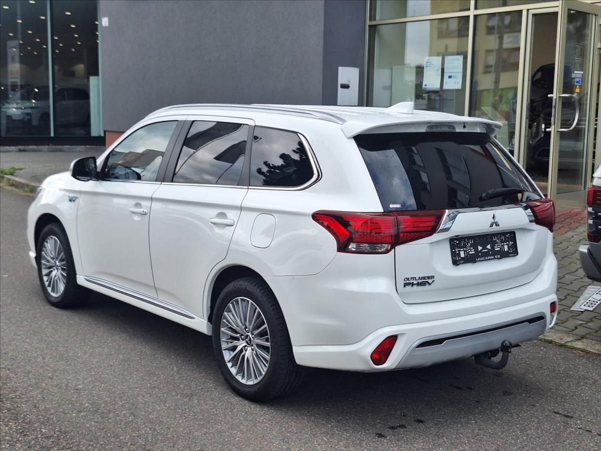 Mitsubishi Outlander, 2,4 PHEV  Intense plus 4WD DPH - fotka 5