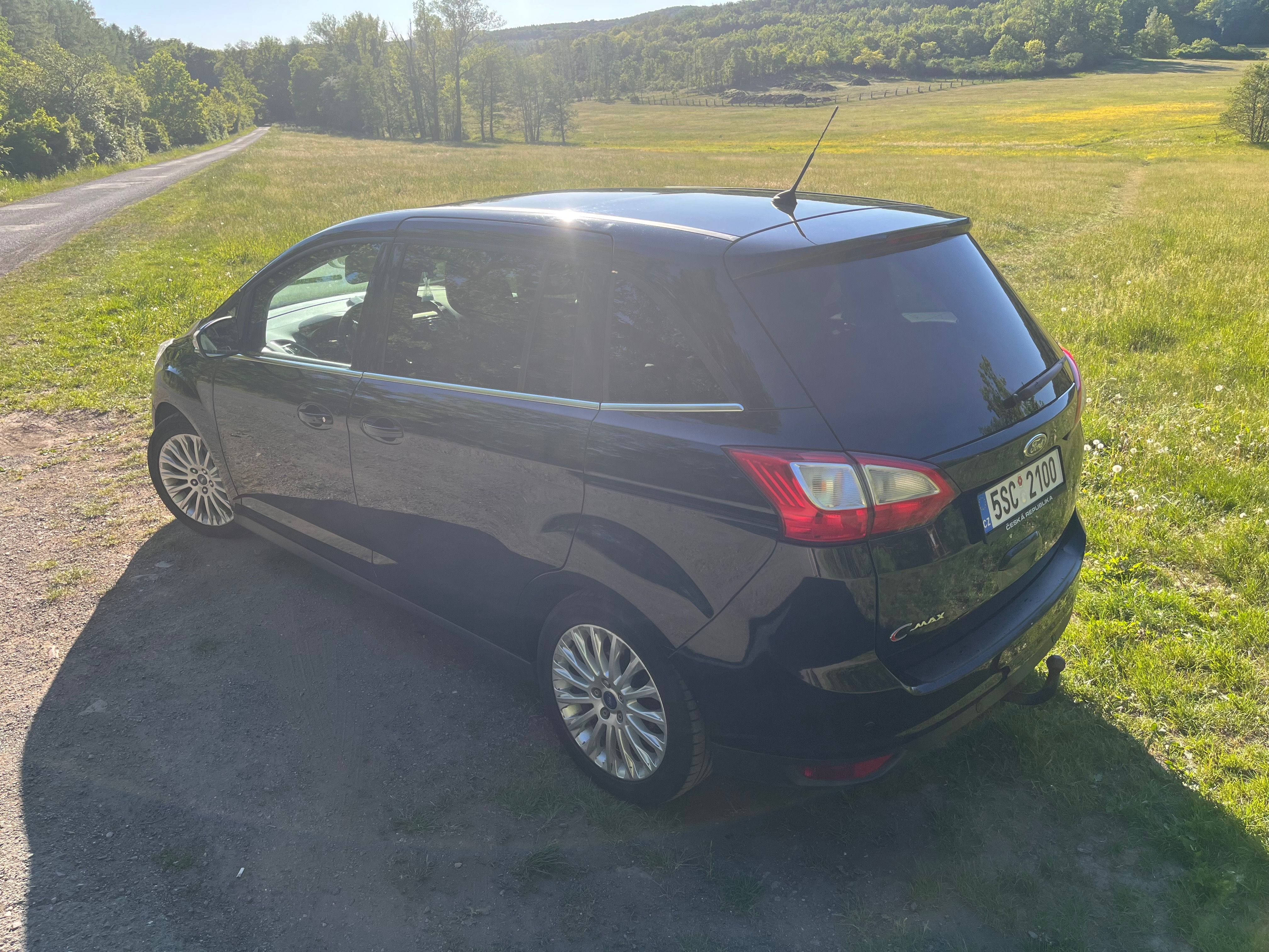 Ford Grand C-MAX, Titanium, 1.6 TDI, servisováno - fotka 4