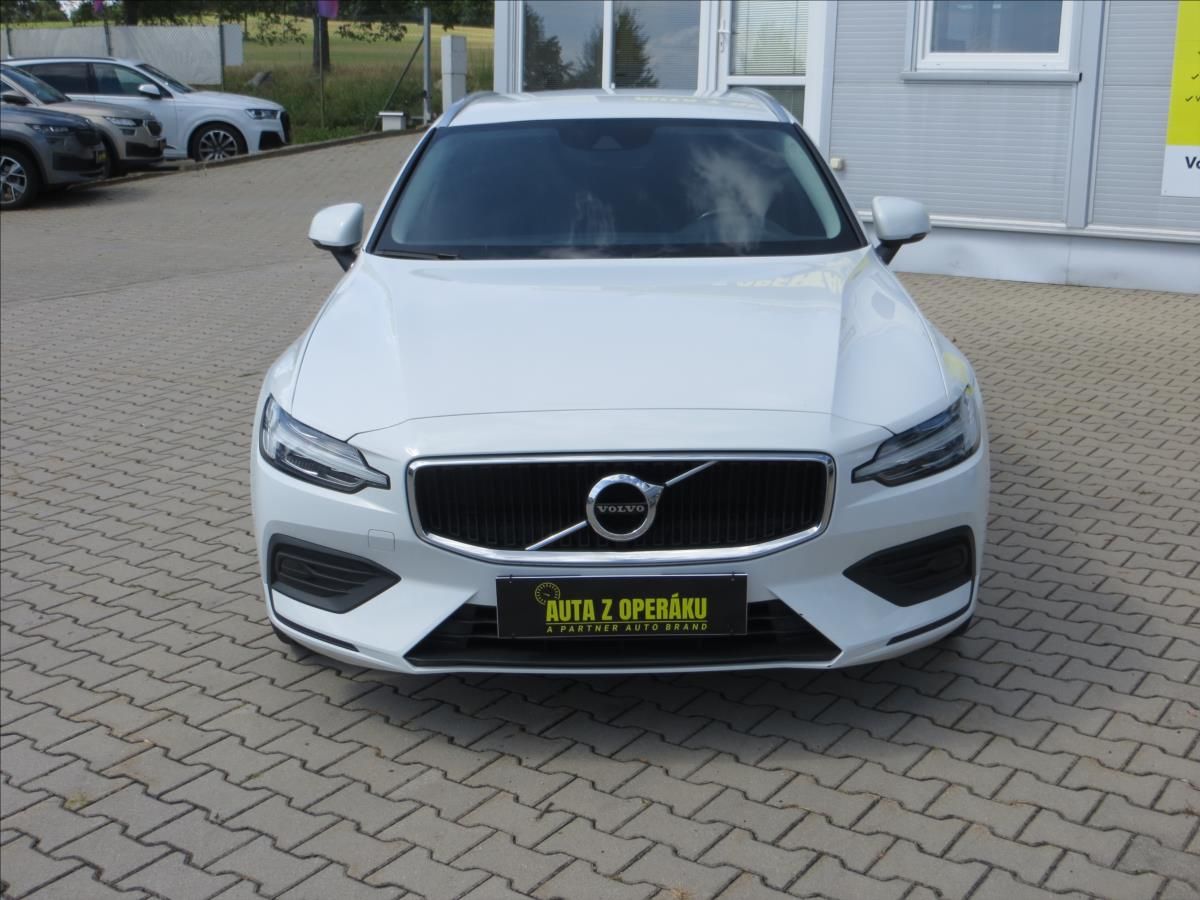 Volvo V60, 2,0 D 145kW Momentum mHEV AUT - fotka 2