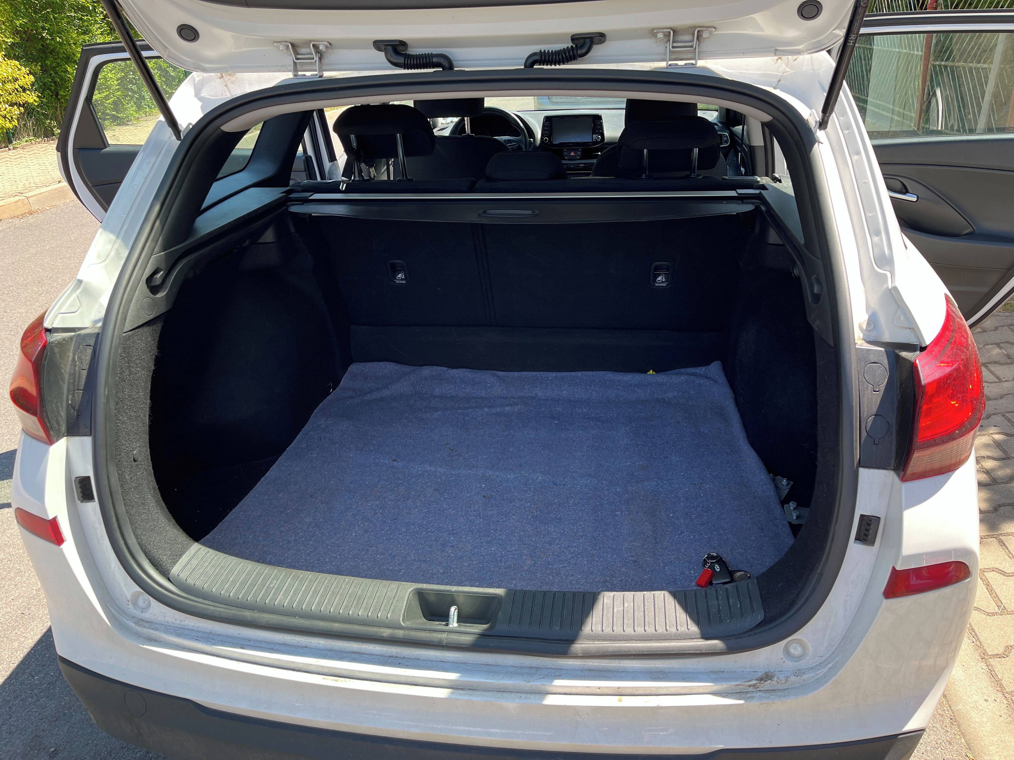 Hyundai i30, 1,6 CRDI, nové ČR, servis - fotka 4