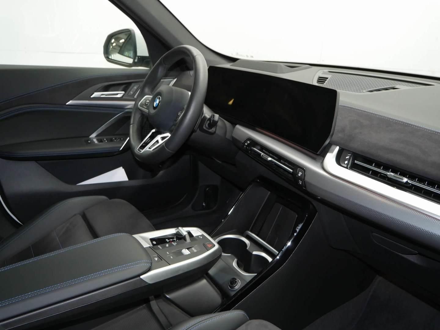 BMW X1, X1 23i xDrive M-Paket Harman - fotka 5