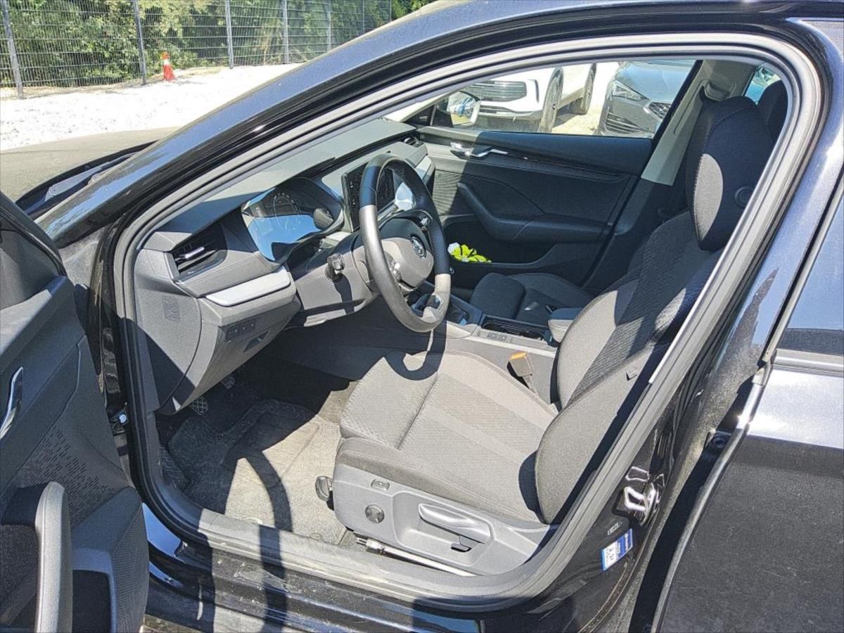 Škoda Octavia, 2,0 TDI,TAŽNÉ,MATRIX - fotka 6