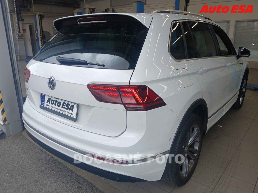 Volkswagen Tiguan, 2.0TDI,1.maj,ČR - fotka 2