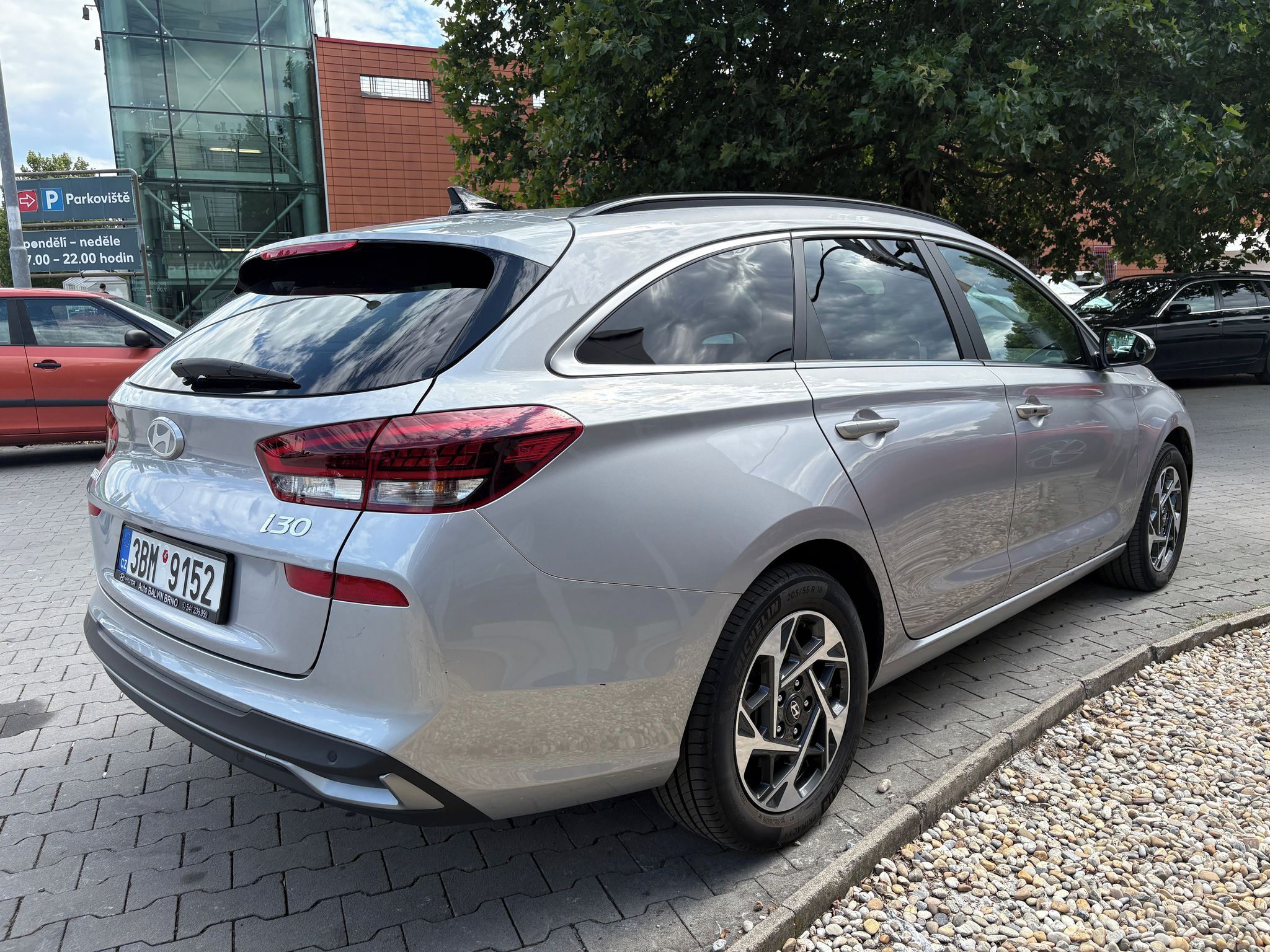 Hyundai i30, Style 1,5I MT 70kW - fotka 4