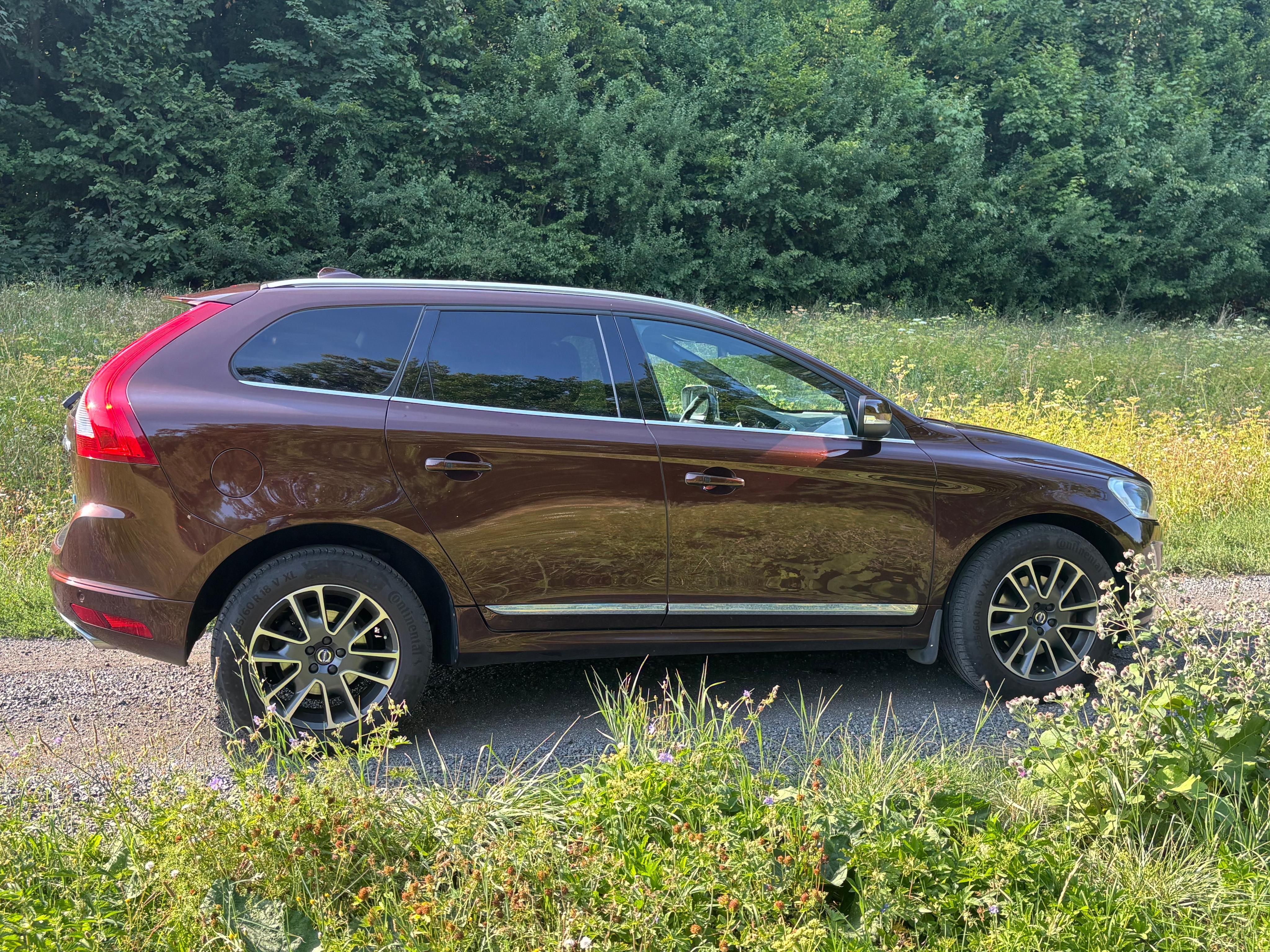 Volvo XC60, D5 AWD SUMMUM - fotka 4