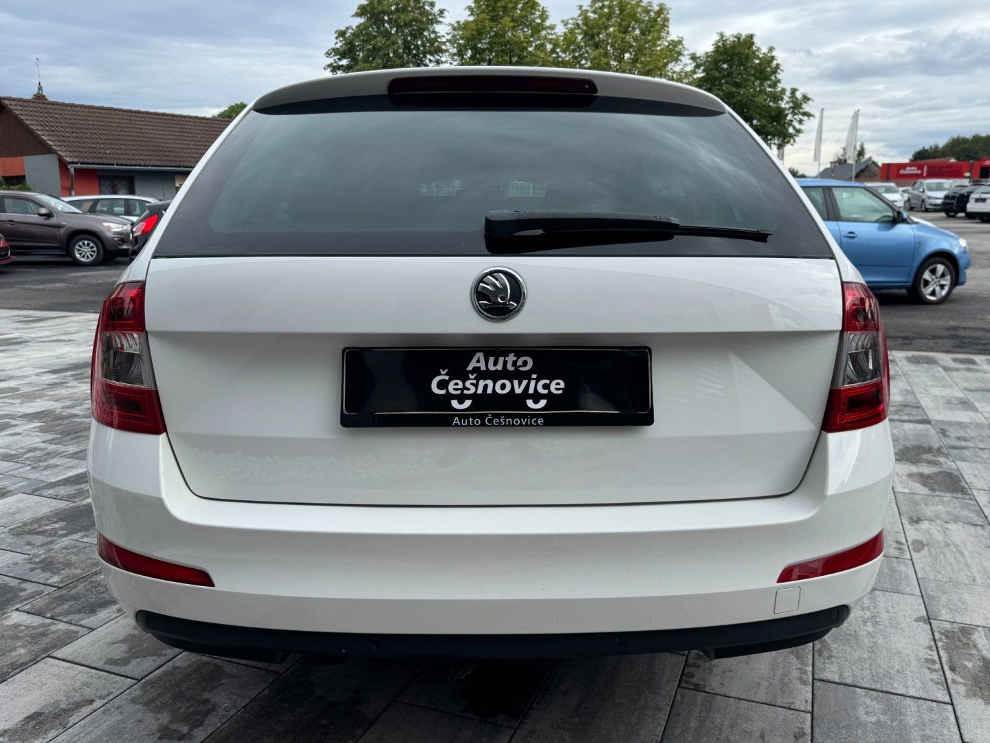 Škoda Octavia, Elegance 1.6 TDI 4x4 77kW - fotka 6