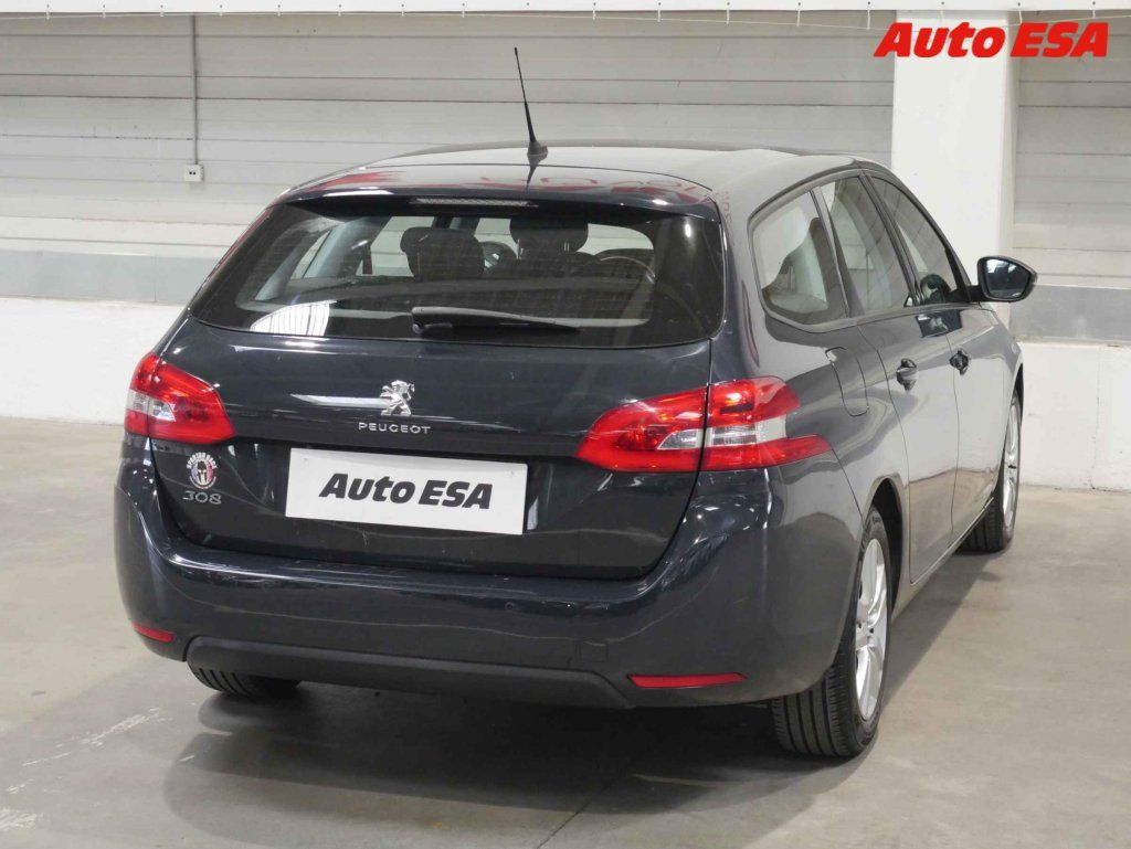 Peugeot 308, 1.2,1.maj,ČR,servis.kniha - fotka 6