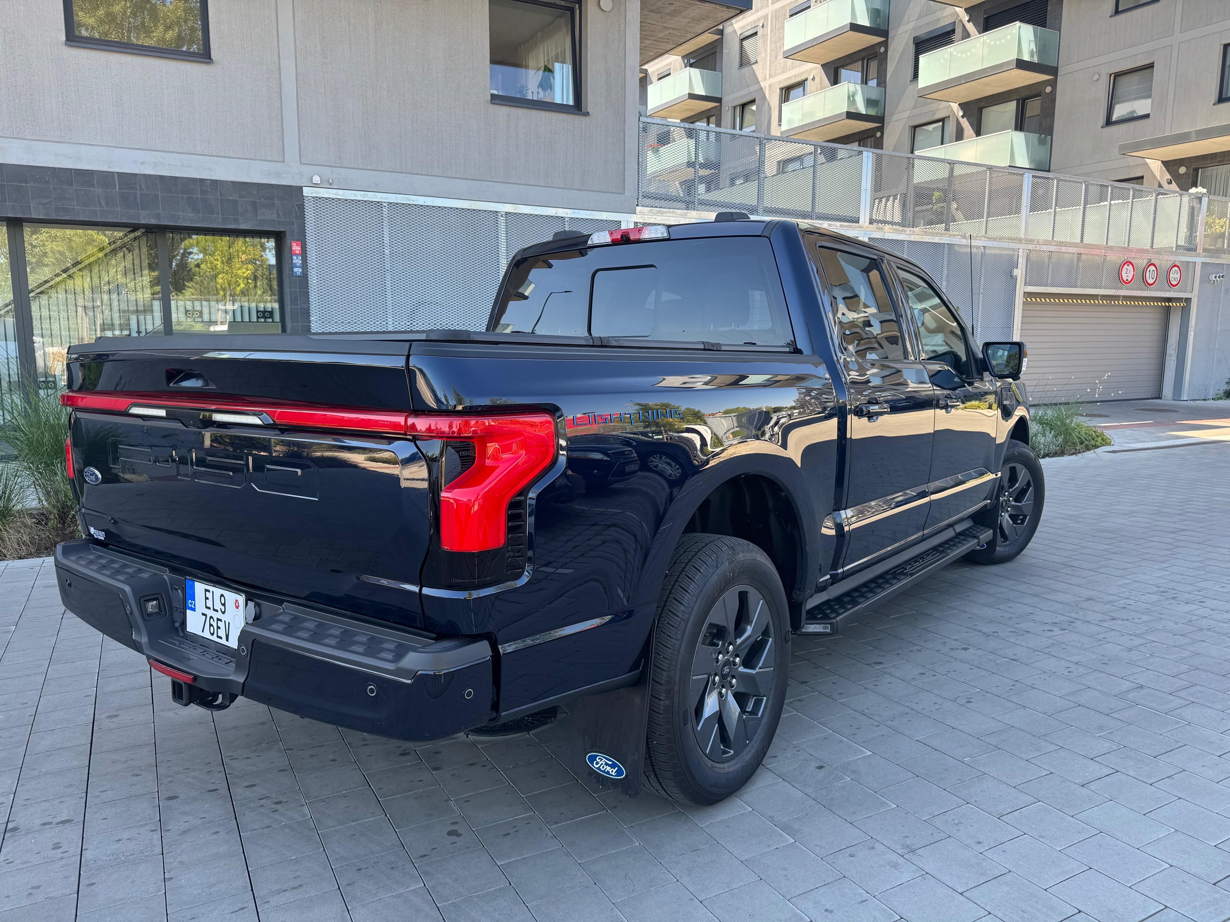 Ford F-150, Lightning Lariat - fotka 4
