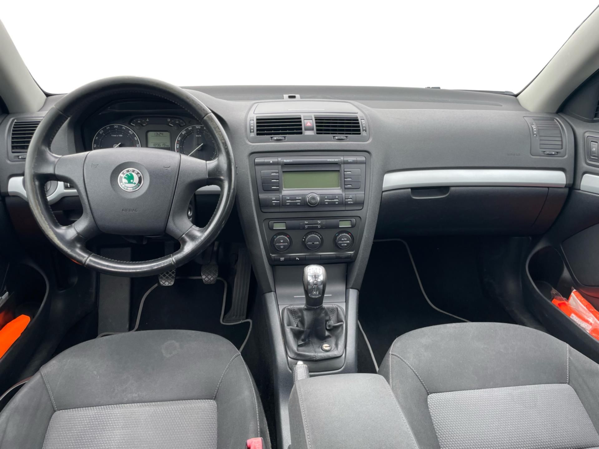 Škoda Octavia, COMBI 1.9 TDi ELEGANCE - fotka 5