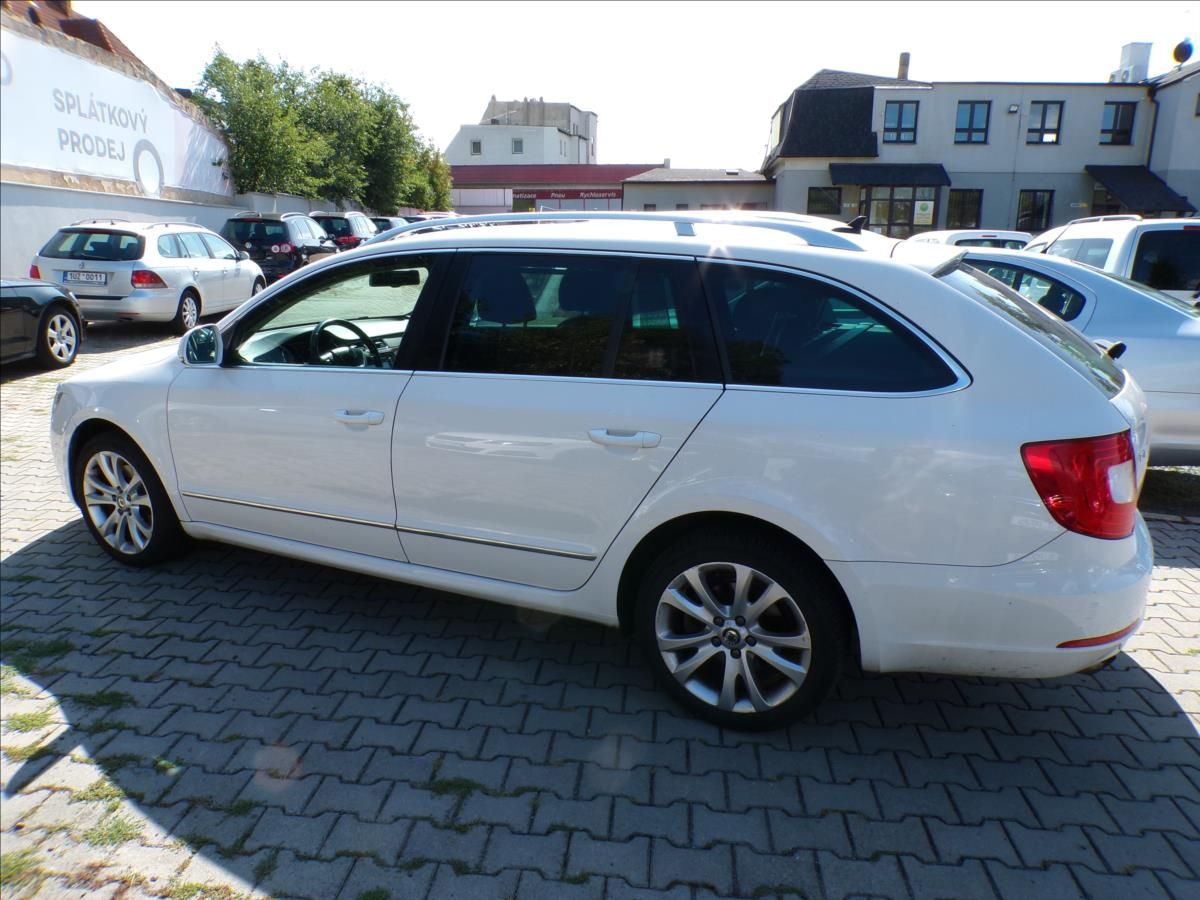 Škoda Superb, 2,0 TDI  AUTOMAT,XENON,KŮŽE - fotka 6