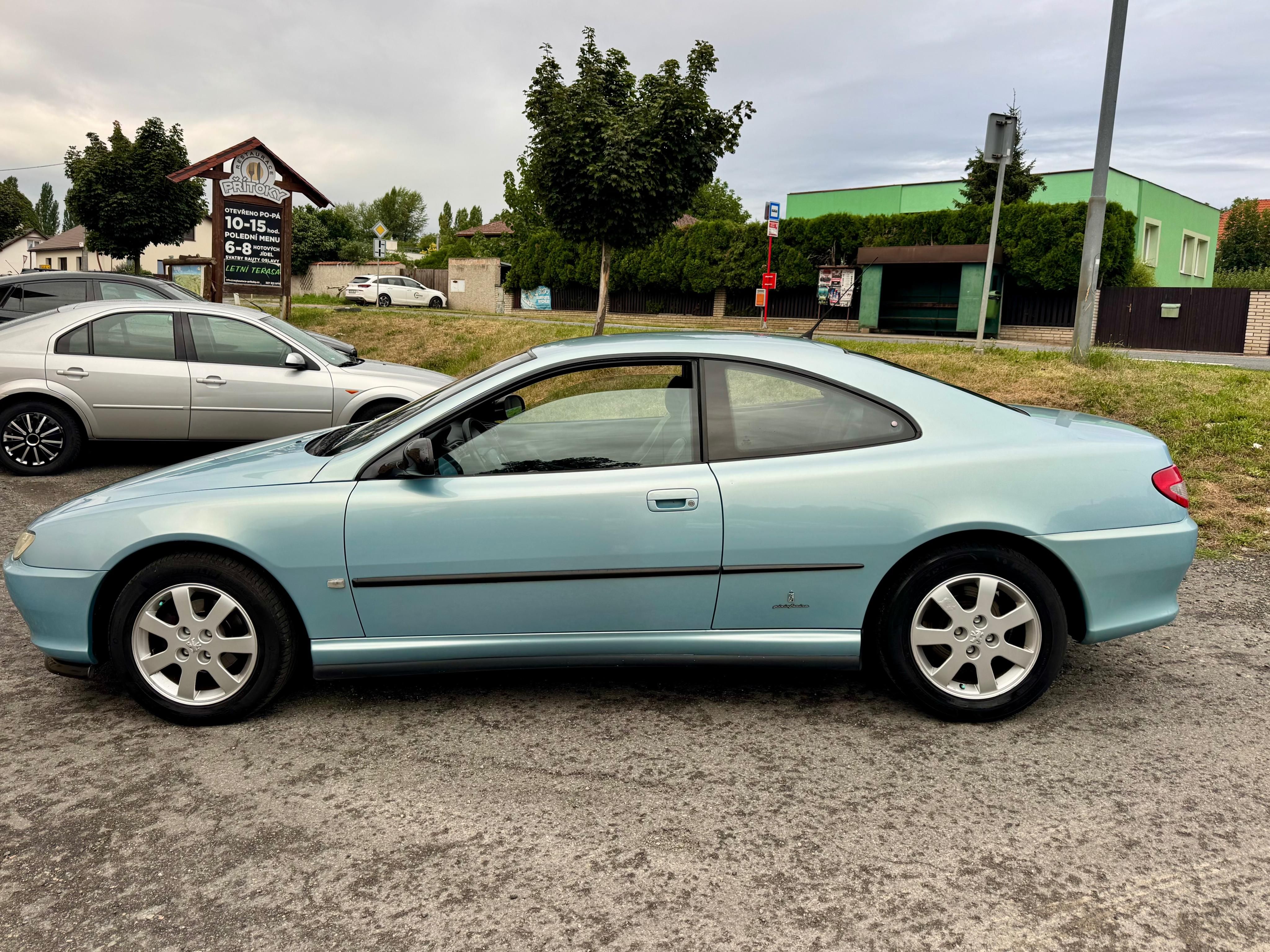 Peugeot 406, Coupe 2.2i 116kW. Pininfarina - fotka 5
