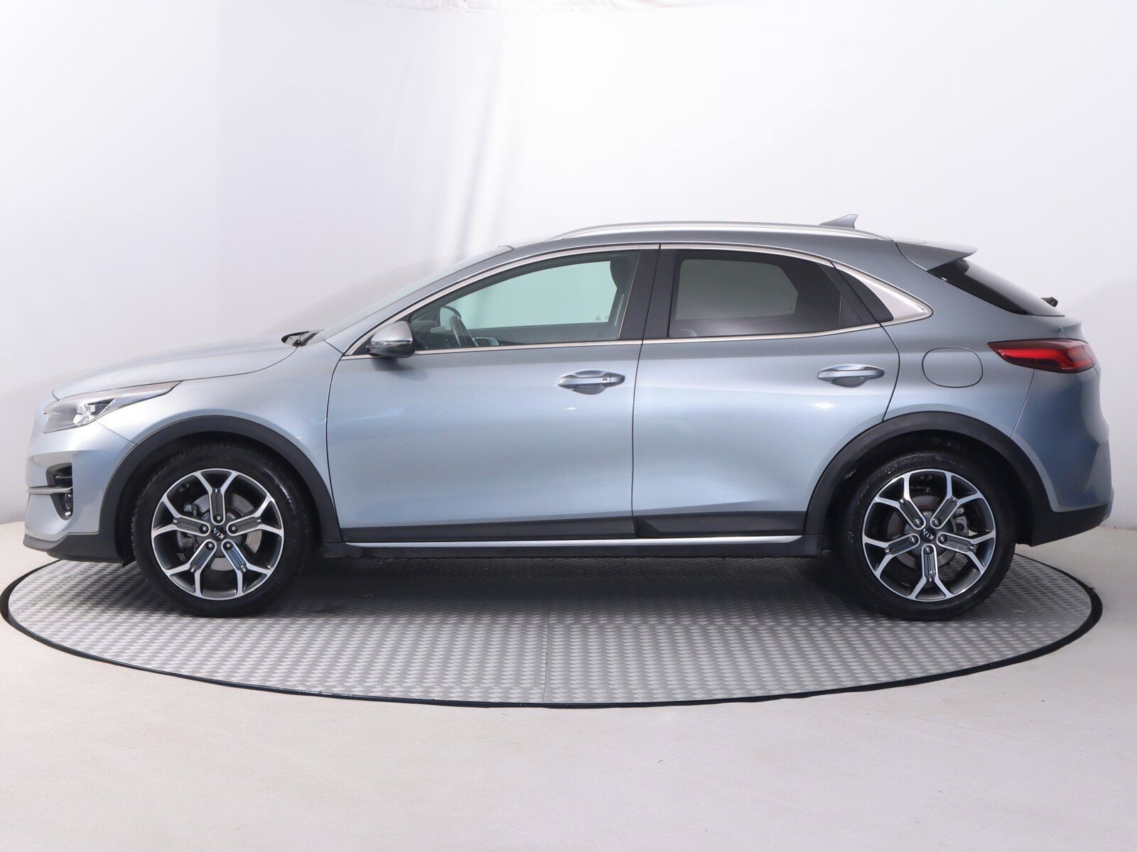 Kia XCee´d, 1.4 T-GDI, Automat, Serv.kniha - fotka 3