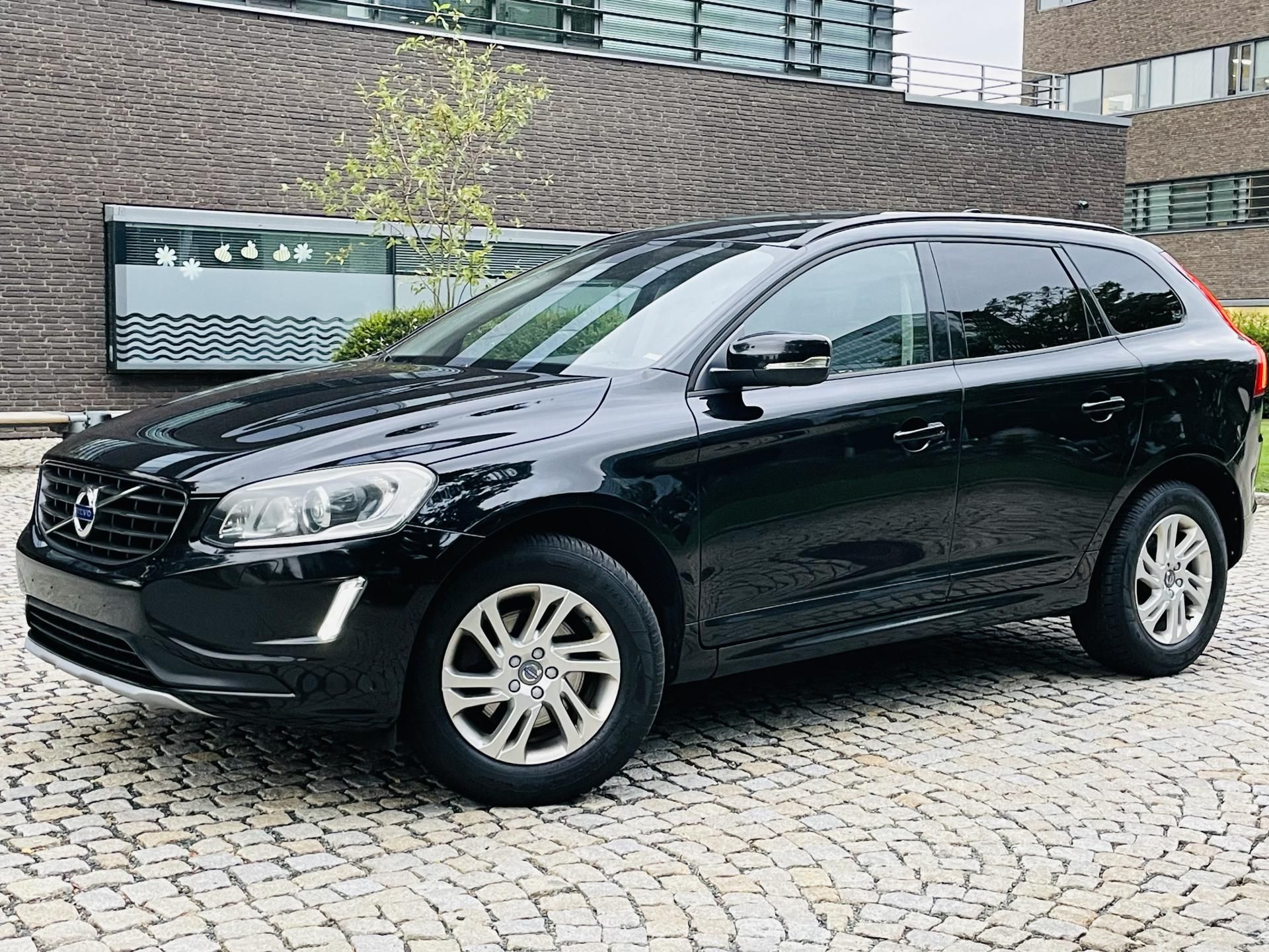 Volvo XC60, 2.4D 4x4 AUT SERVISKA TAŽNÉ - fotka 3