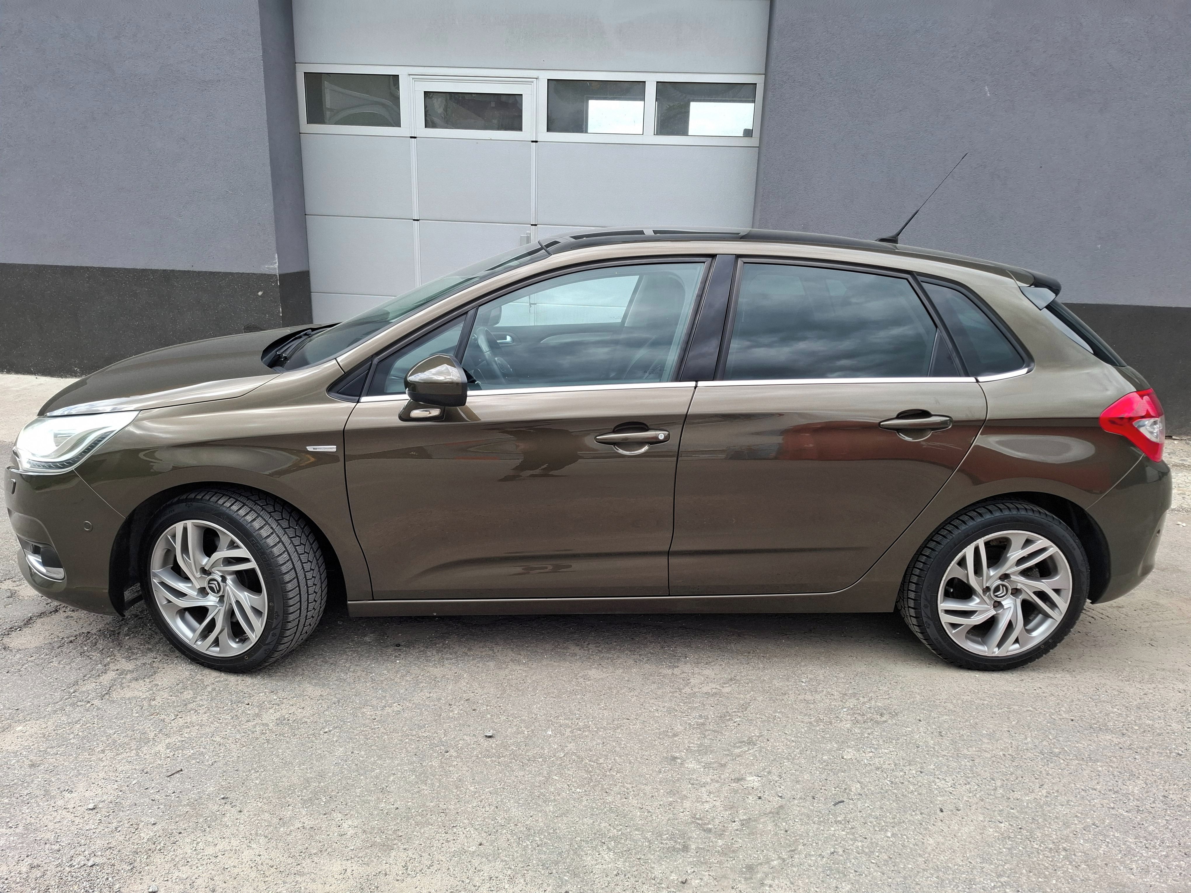 Citroën C4, 1.6i EXCLUSIVE r.11 AUTOMAT - fotka 4