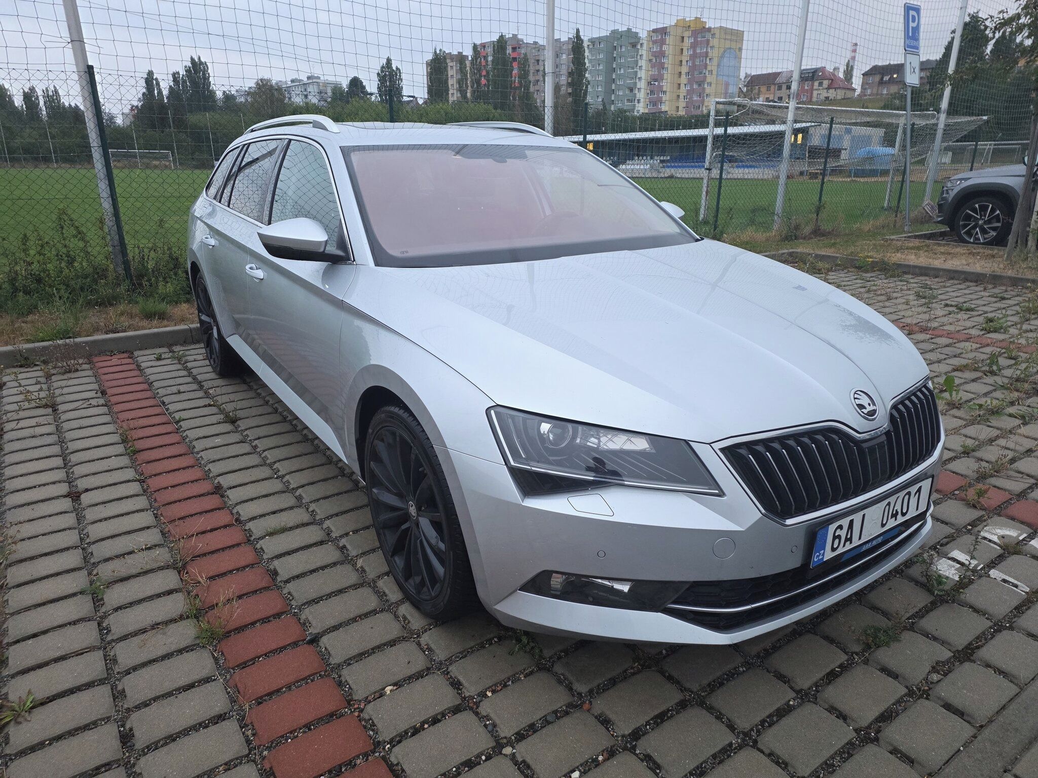 Škoda Superb, Škoda Superb Combi 1.8 TSI DSG - fotka 4