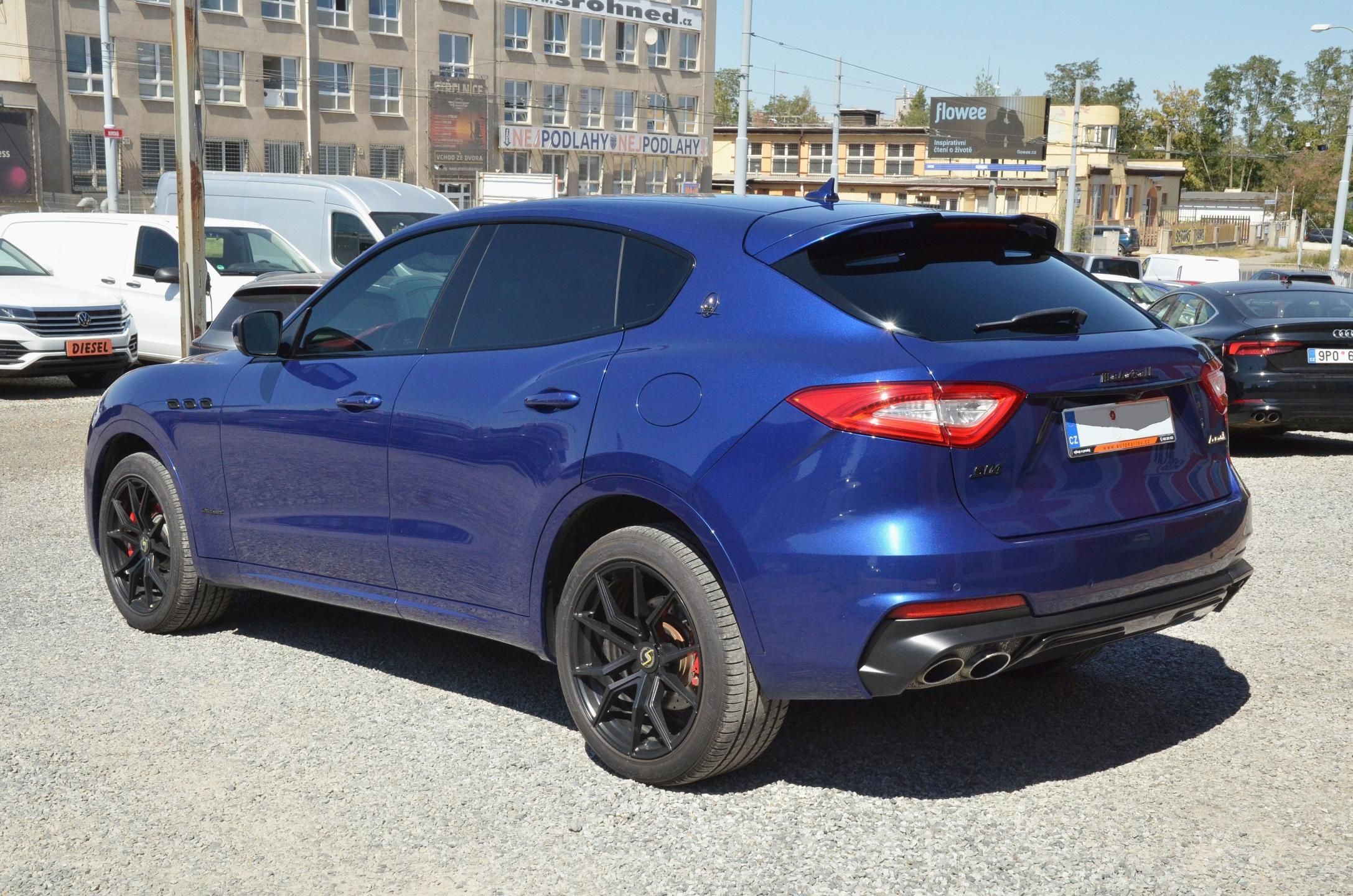 Maserati Levante, S 316kW SQ4 GranSport 106tkm - fotka 6