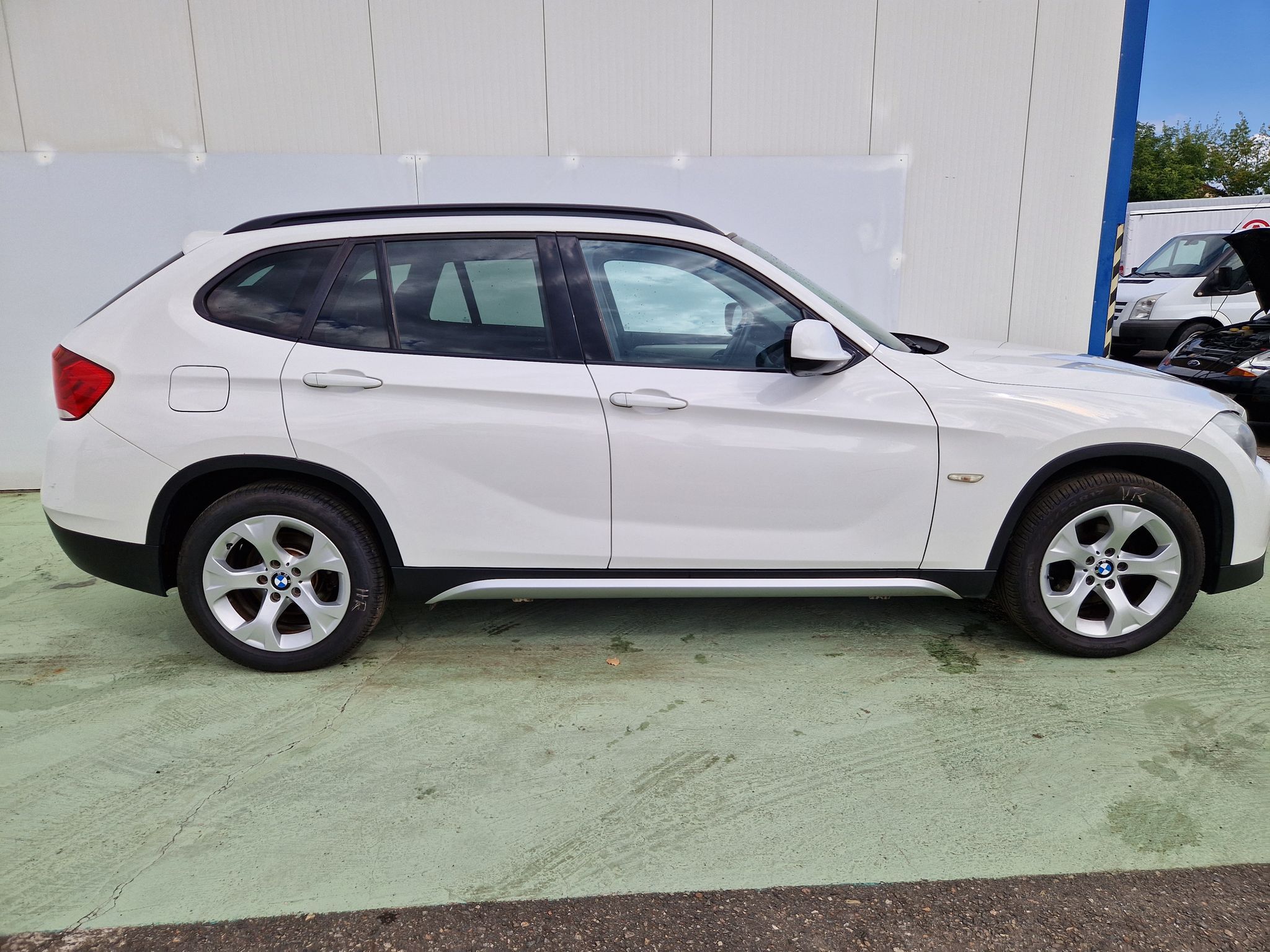 BMW X1, 2.0i, 110kW, sDrive - fotka 5