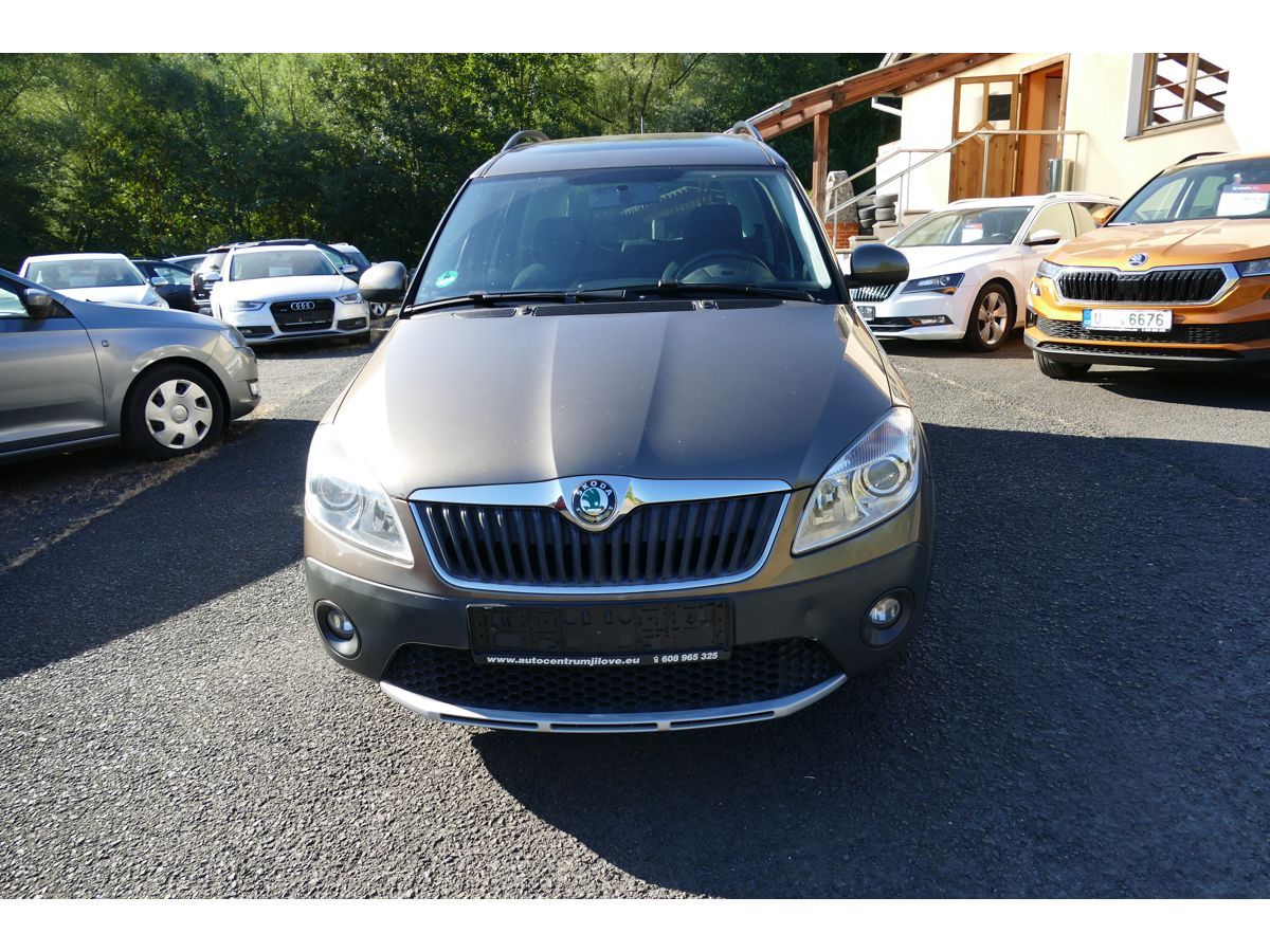 Škoda Roomster, SCOUT 1,2TSI 63KW KLIMA - fotka 2