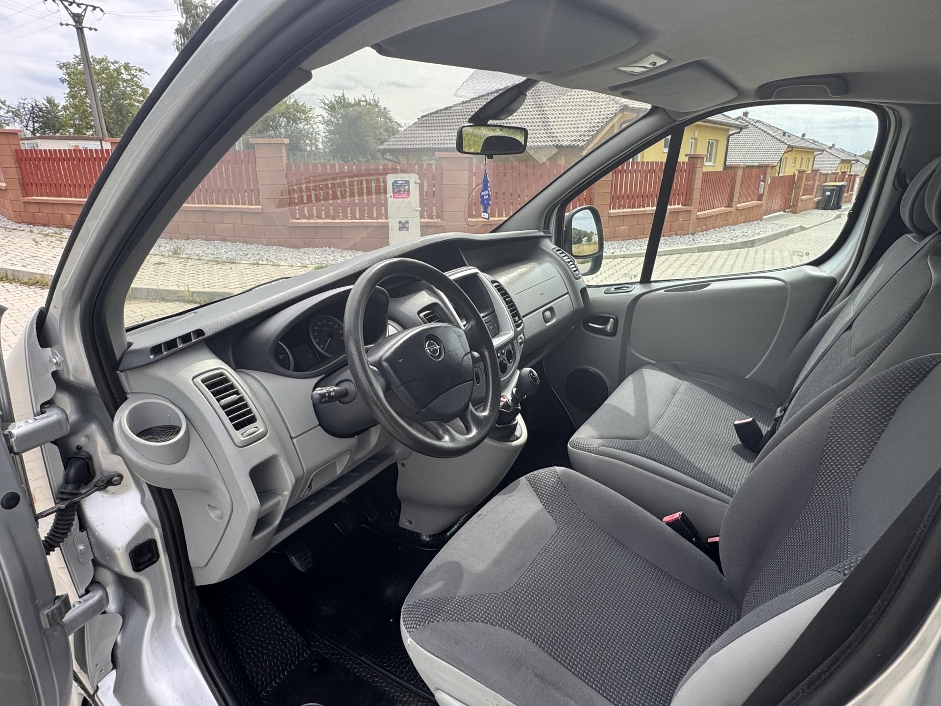 Opel Vivaro, 2.0CDTI 84Kw L2 - 9.Mist - fotka 6