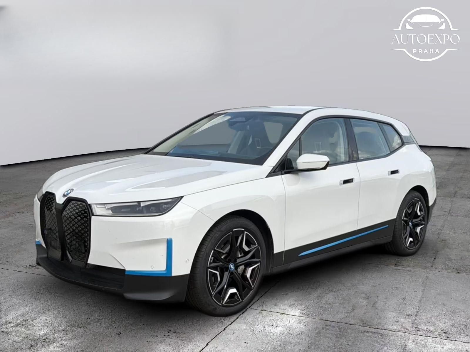 BMW iX, 50 xDrive Kamera* - fotka 2