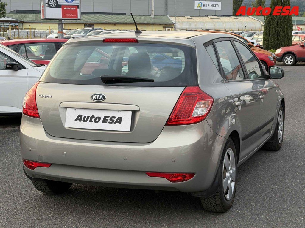 Kia Cee´d, 1.4CVVT - fotka 4
