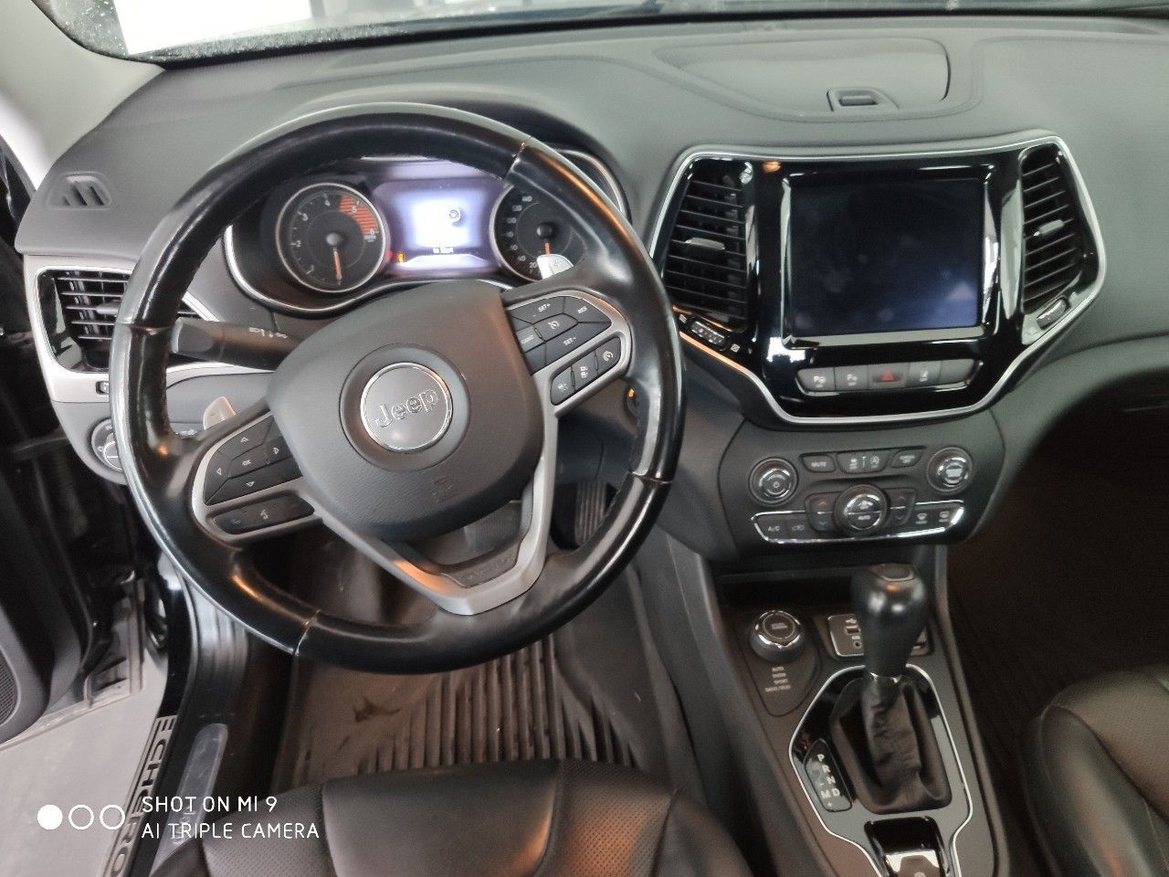 Jeep Cherokee - fotka 6