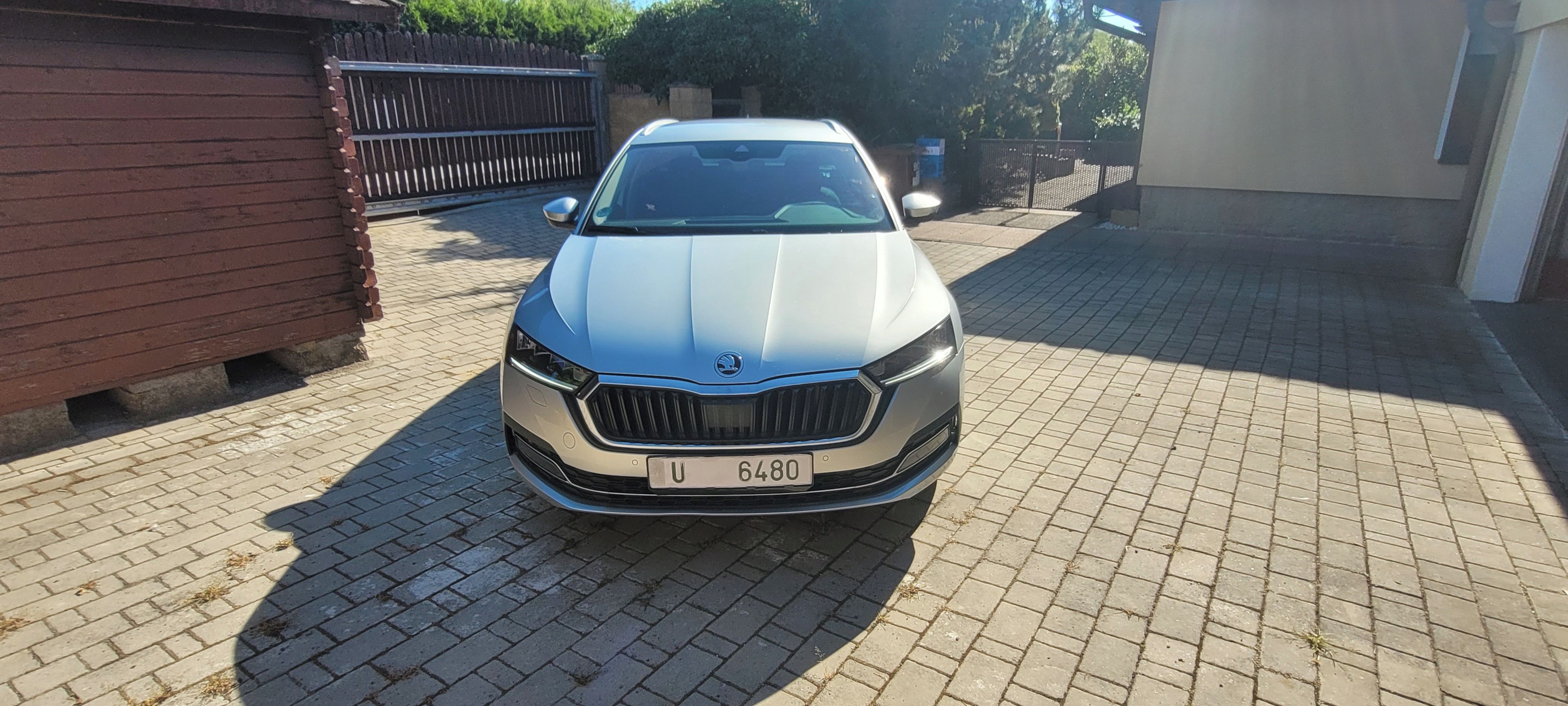 Škoda Octavia, 4 2,0TDi DSG VIRTUAL full led - fotka 2