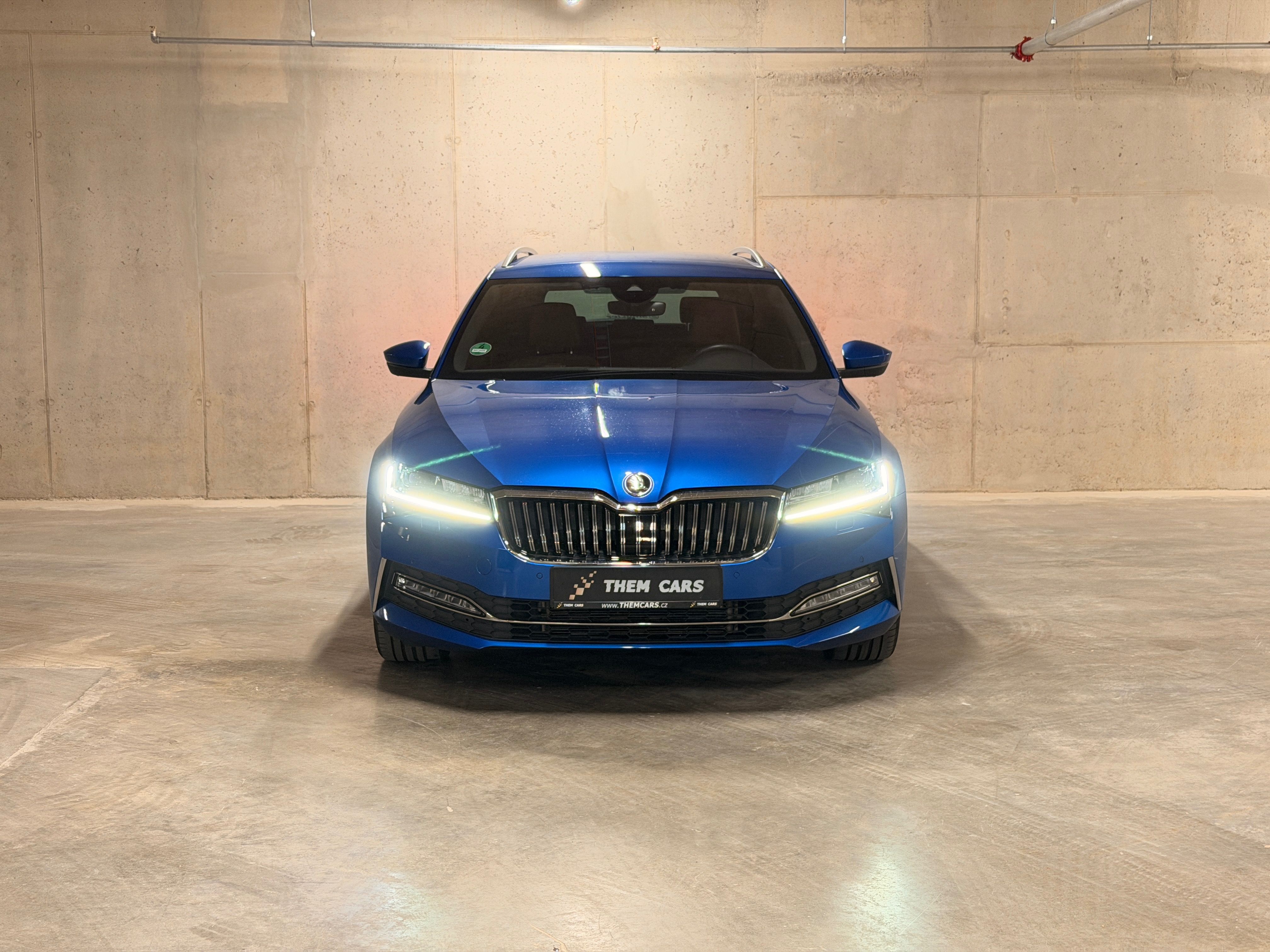 Škoda Superb, L&K 2.0 TDI 147 kW/4x4/BROWN - fotka 3