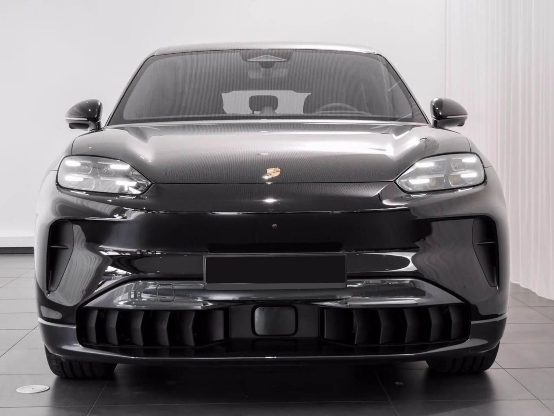 Porsche Cayenne, Electric 360 HuD Display spol. - fotka 2