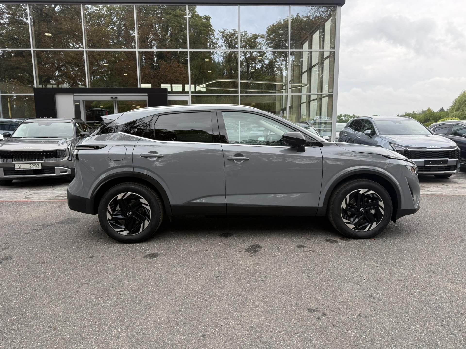 Nissan Qashqai, 4WD N-CONNECTA + COLD PACK + G - fotka 4