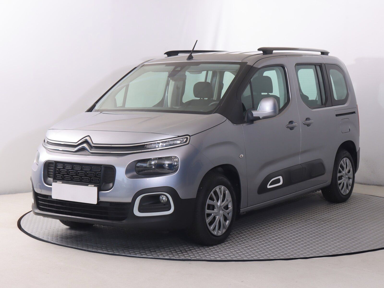 Citroën Berlingo, 1.2 PureTech, Live, 5Míst, ČR - fotka 2