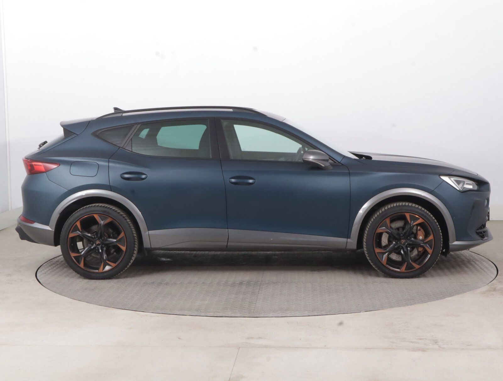 Cupra Formentor, 2.0 TSI VZ 4Drive, 4X4 - fotka 6