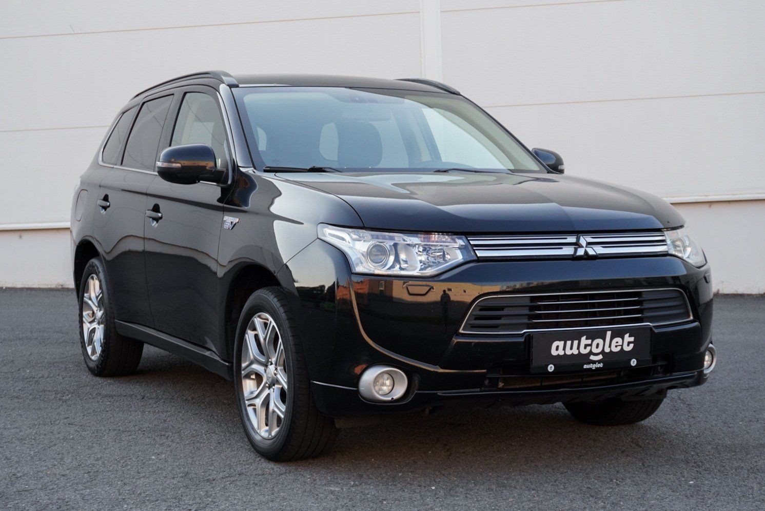 Mitsubishi Outlander, 2.0 PHEV 4x4 - fotka 3