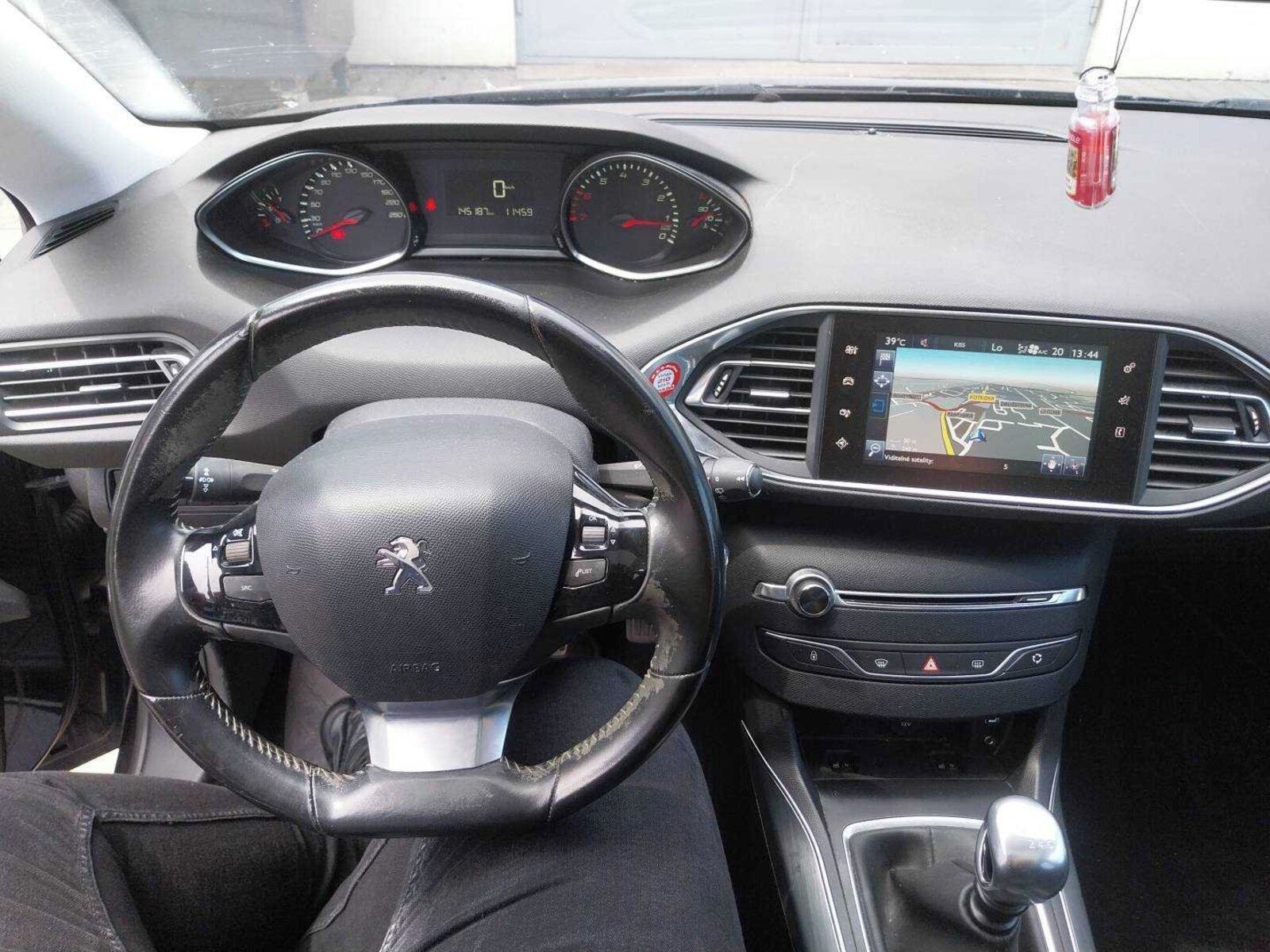 Peugeot 308, 1.2 e-THP, Serv.kniha, Navi - fotka 3