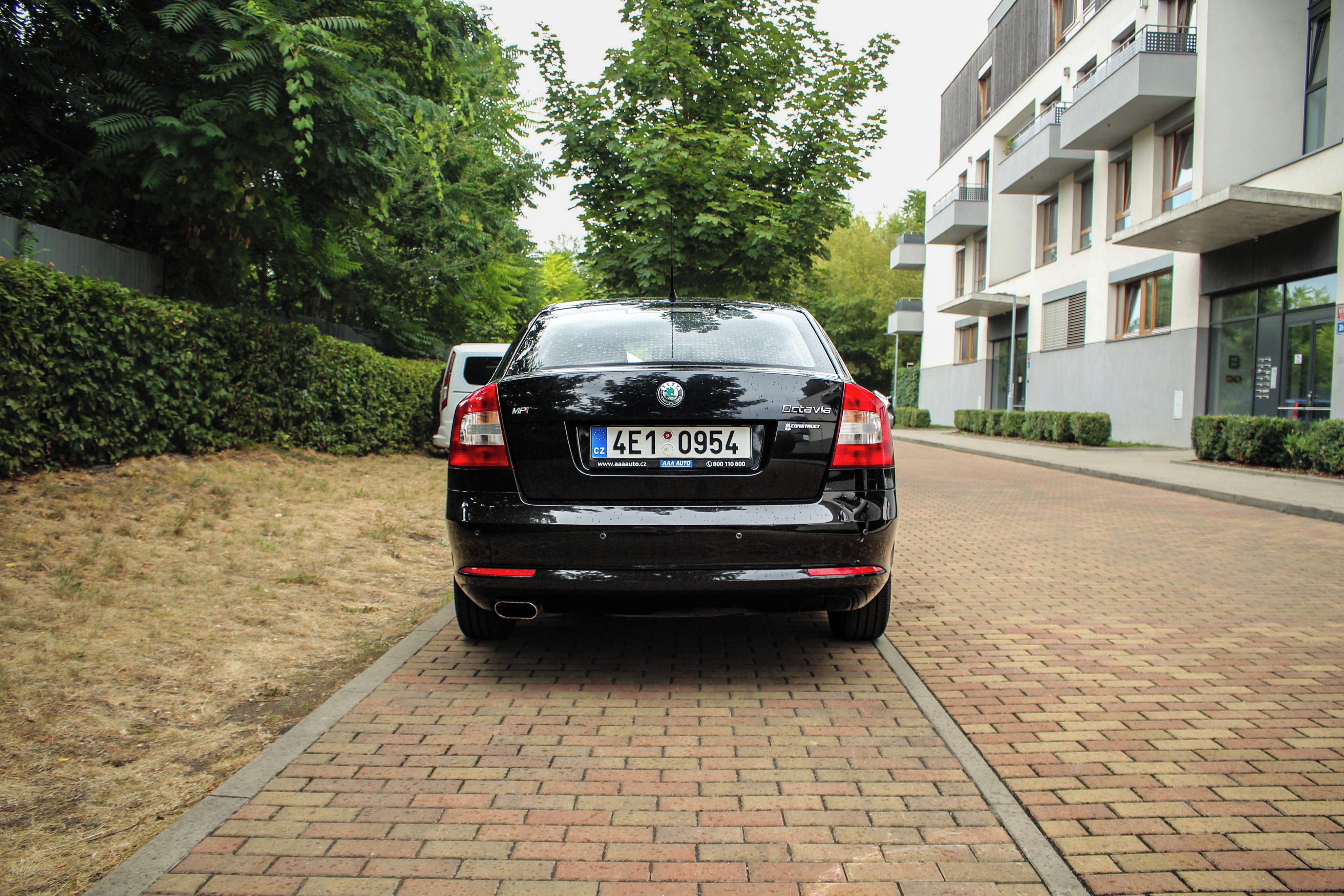 Škoda Octavia, 1,6 MPI Servisni knížka - fotka 6