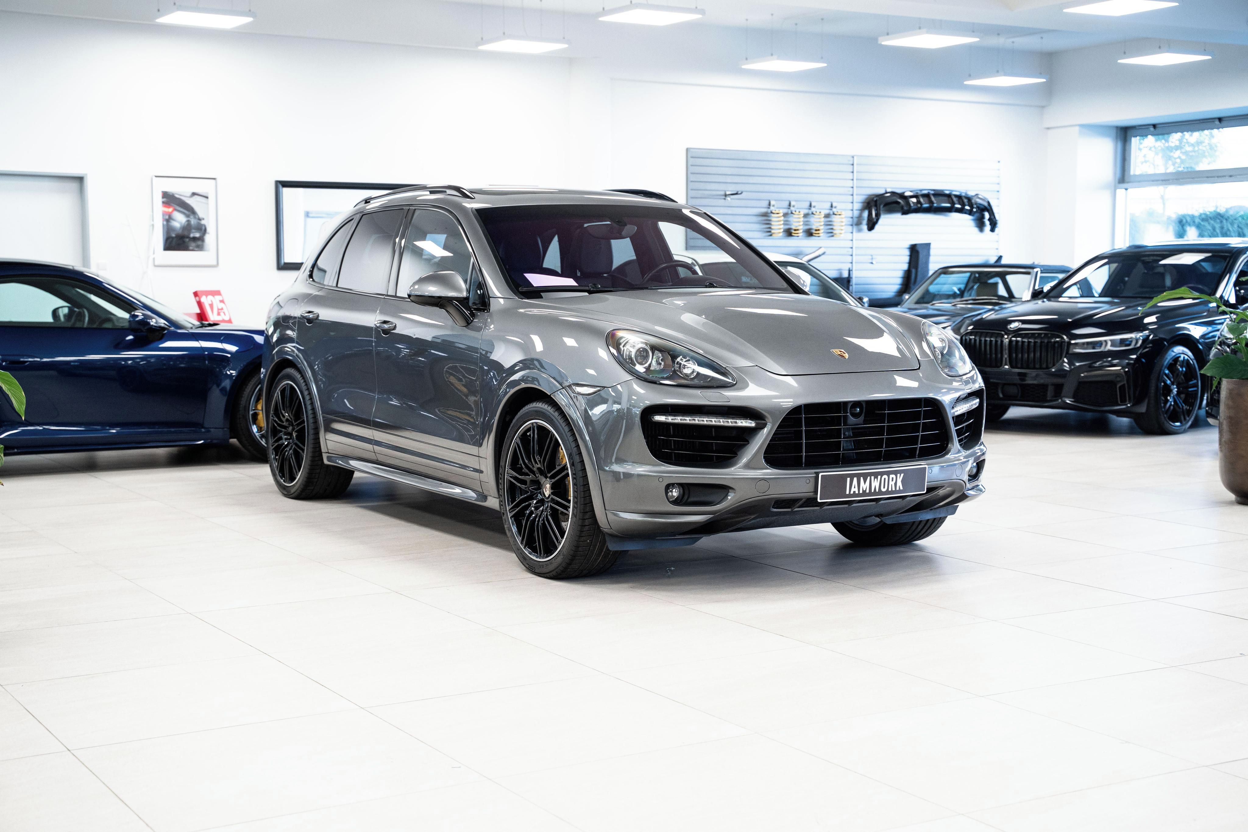 Porsche Cayenne, Turbo - 1. maj., DPH, Chrono - fotka 3