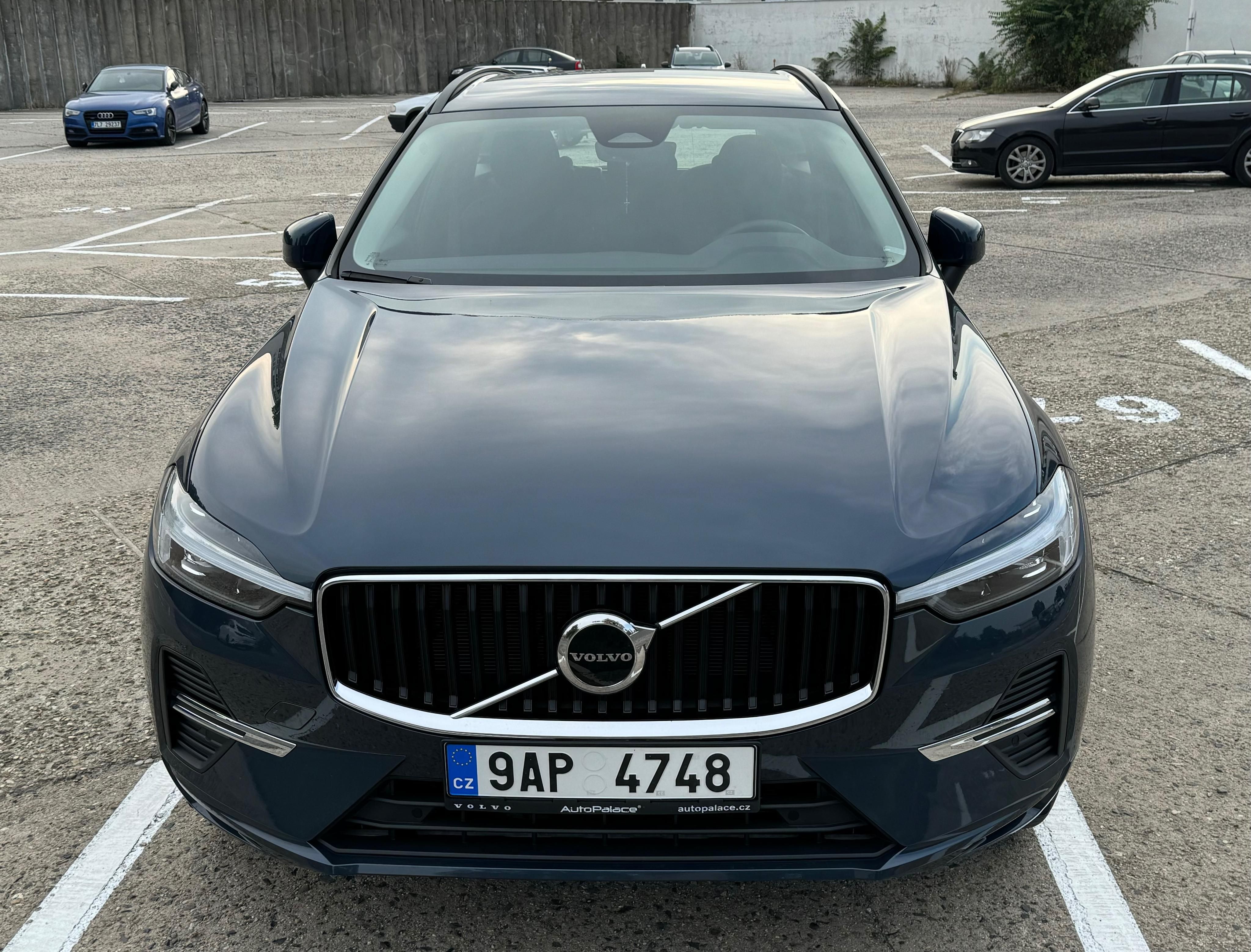 Volvo XC60, B4 FWD CORE - fotka 3